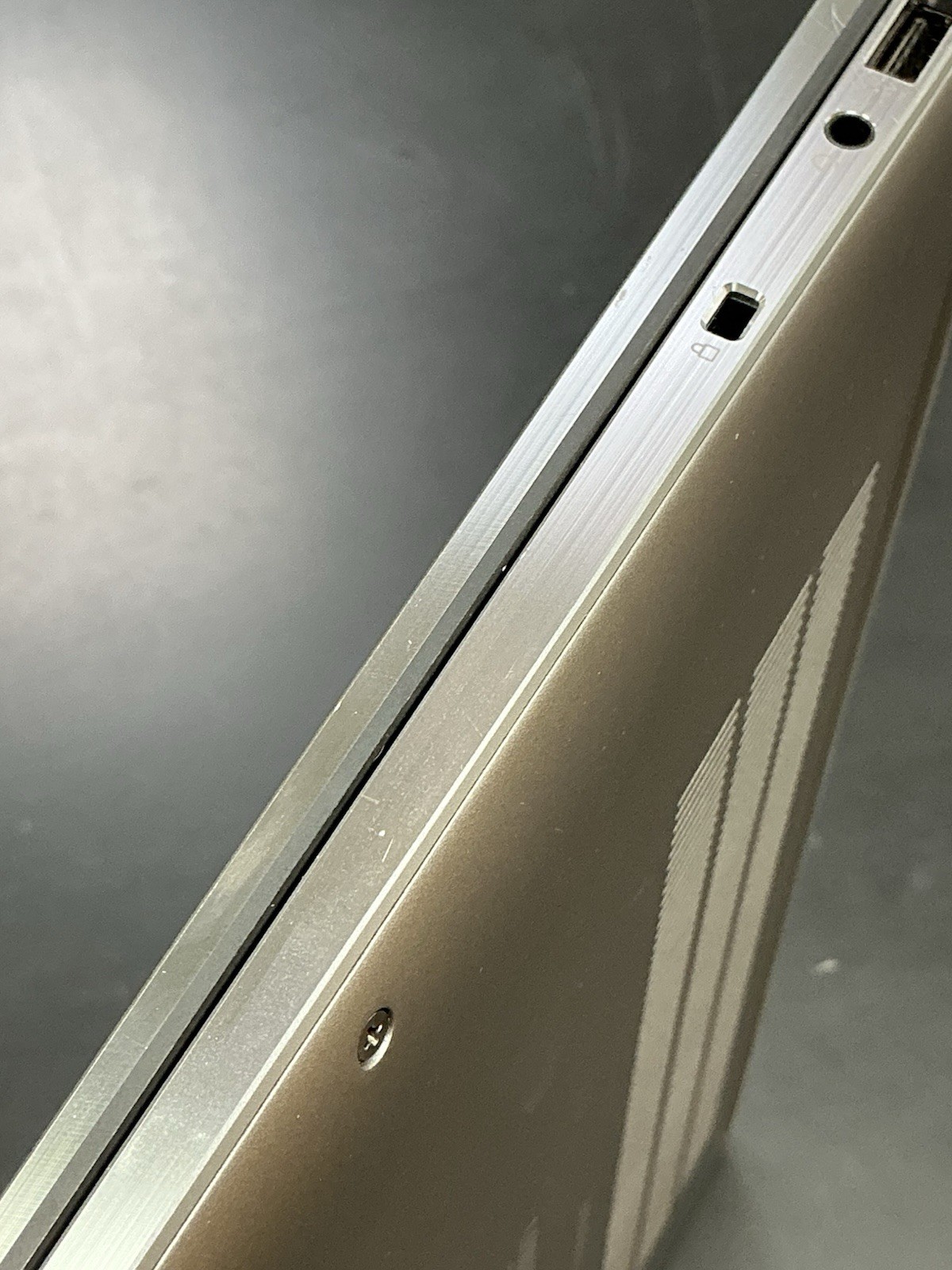 Dell Latitude 9520 15″