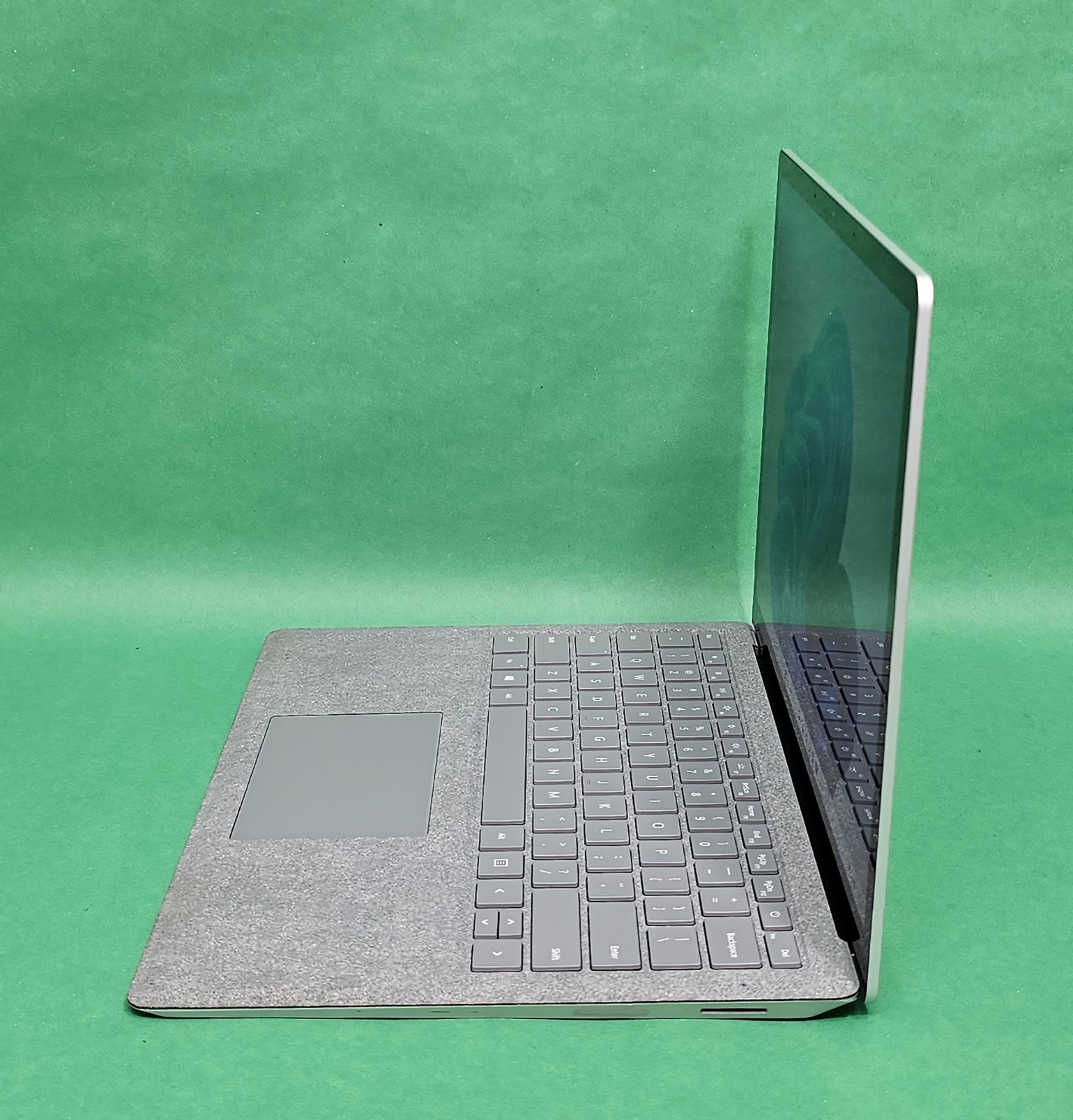 Microsoft Surface Laptop 2 1769 13.5″ Touch Core i5-8350U 8GB RAM 256GB SSD