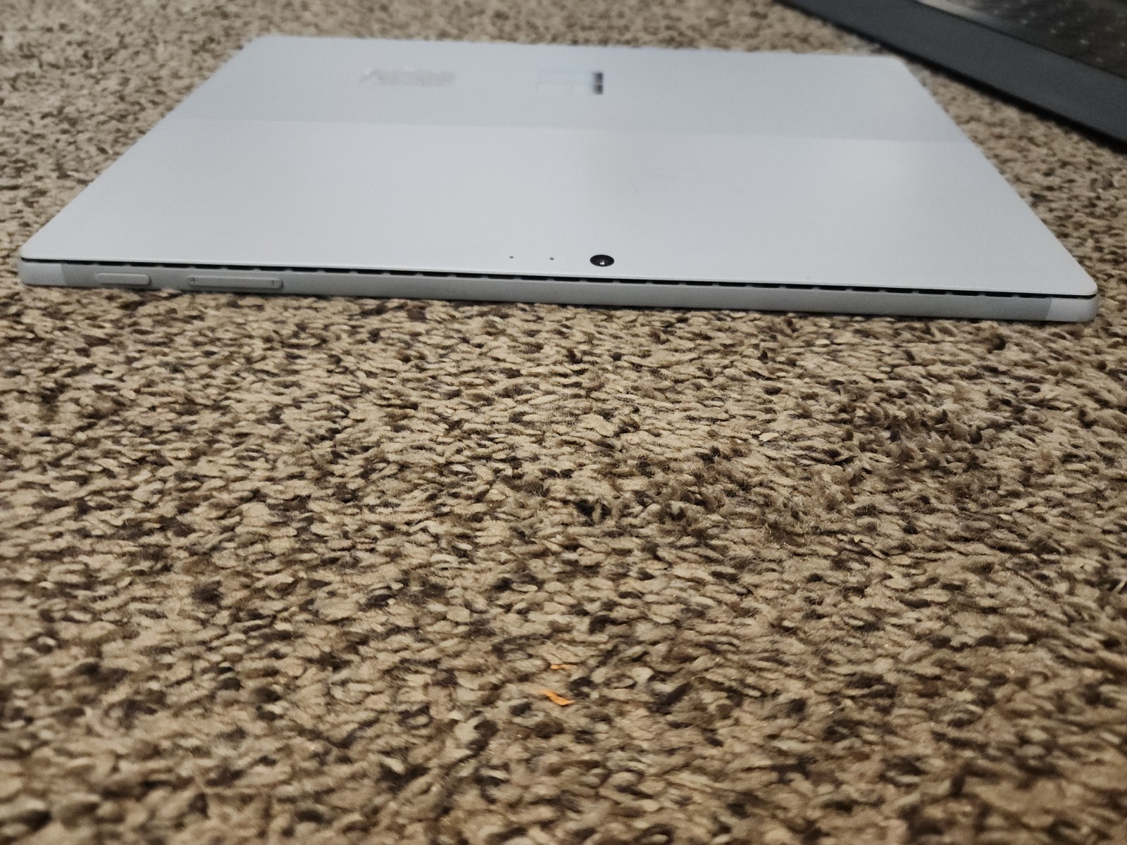CRAiCKED SCREEN-TOUCH STILL WORKS-MISSING F7 KEY- Surface Pro 5 -WINDOWS 11