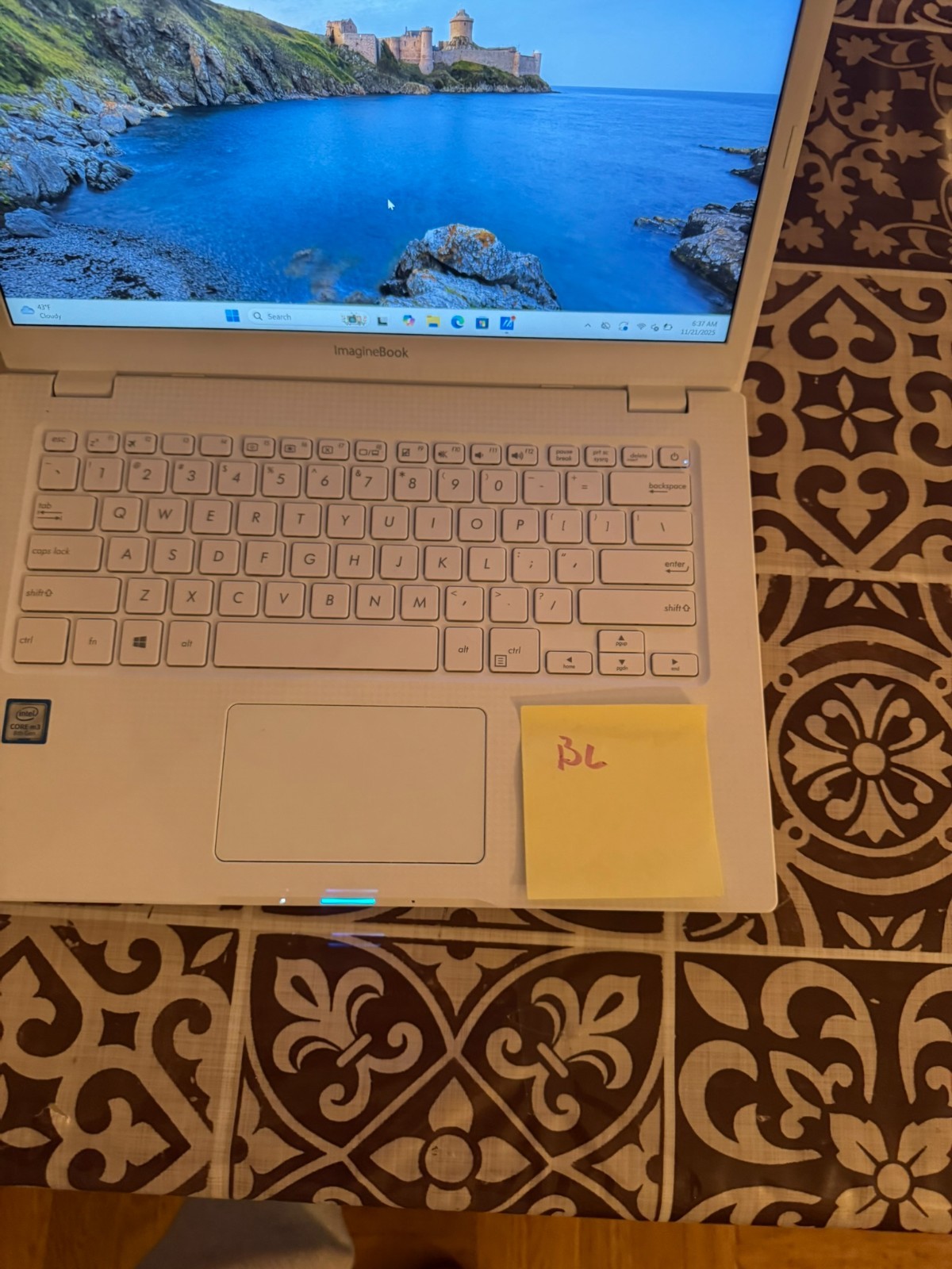 ASUS VivoBook MJ401TA m3-8100Y 4GB 120GB SSD Win10 w/ Charger