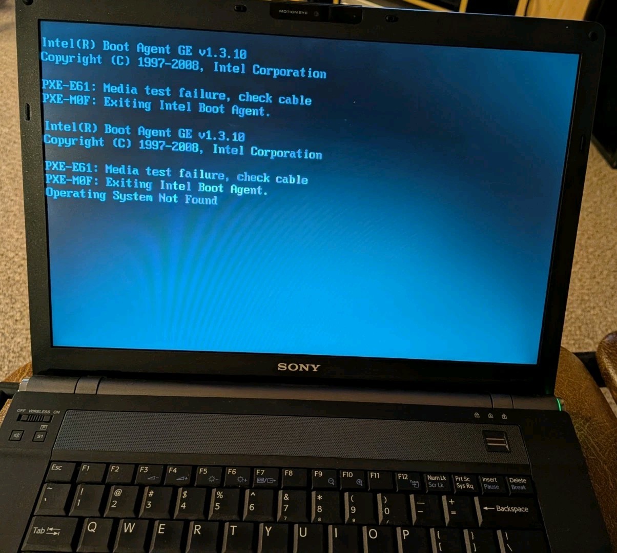 Vintage Sony Vaio VGN-BZ562P20 Laptop 15.6 LCD PCG-9Z1L. w/ adapter & Dell bag.