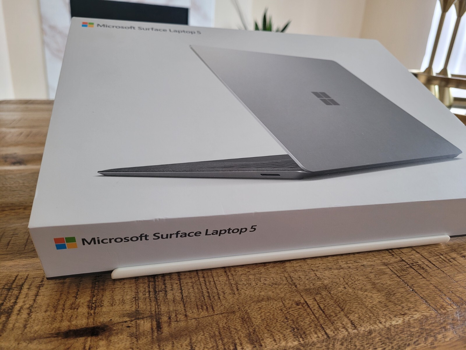 Microsoft Surface Laptop 5 13.5” Touch (256GB SSD, Intel Core i5 12th Gen NEW