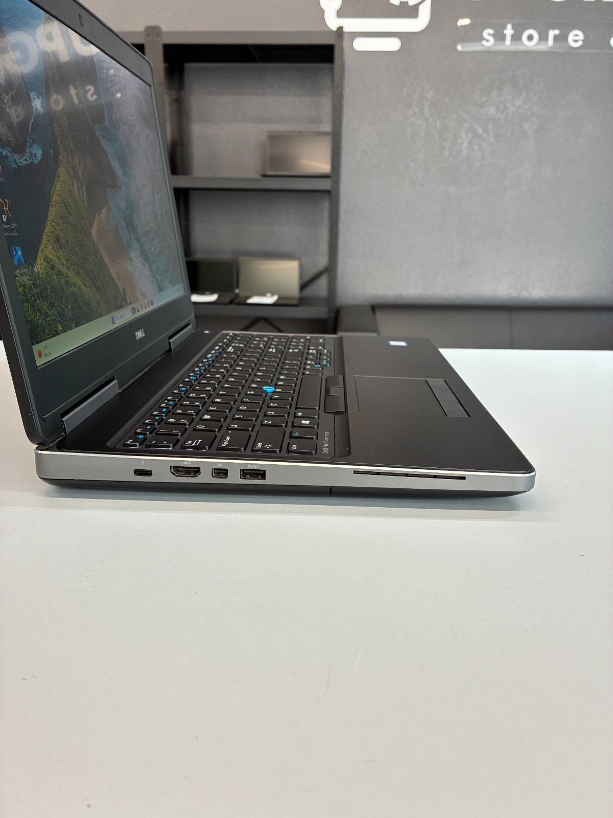 Dell Precision 7510: 15.6″ (4k) / i7-6920HQ / RAM 48Gb / Quadro M2000M / SSD 1Tb