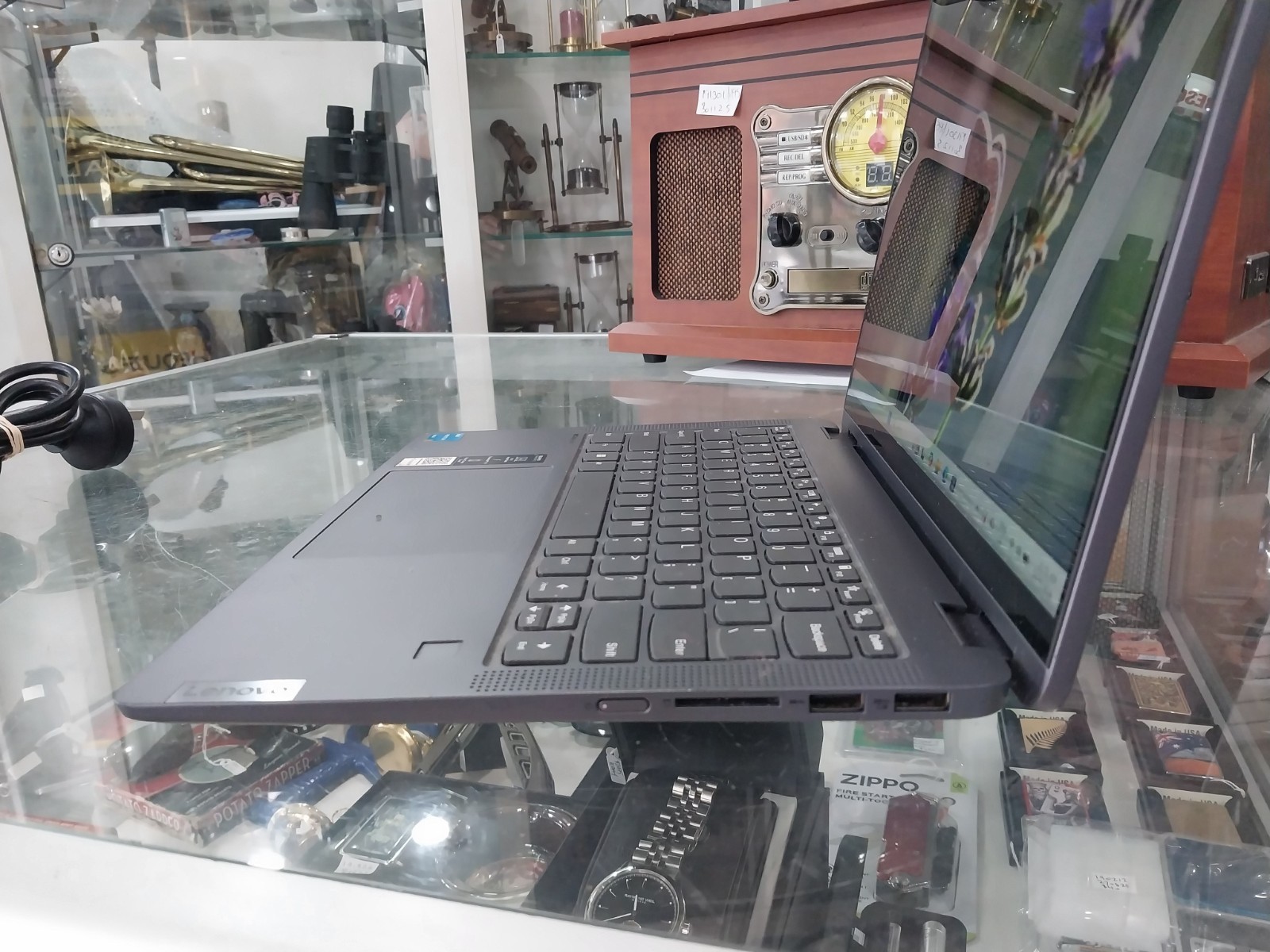 Lenovo Ideapad Flex 5 14IAU7 14″ 4GB RAM 128GB SSD WIN 11 HOME
