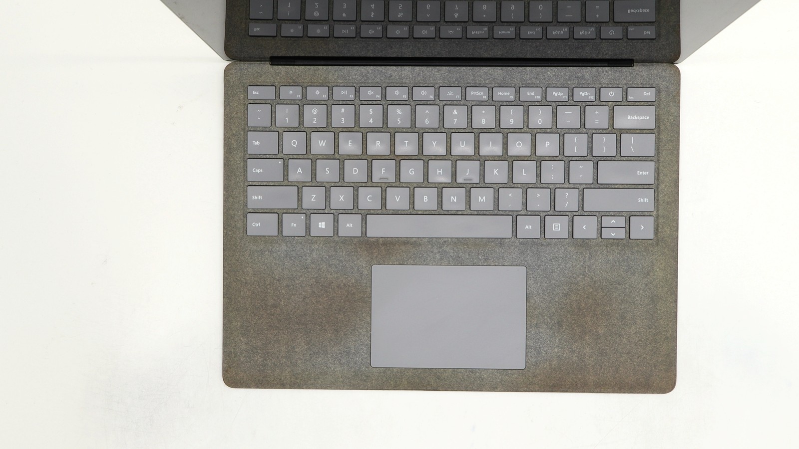 Microsoft Surface Laptop 14″ i7-7660u 16GB 512GB – Fair READ DESC