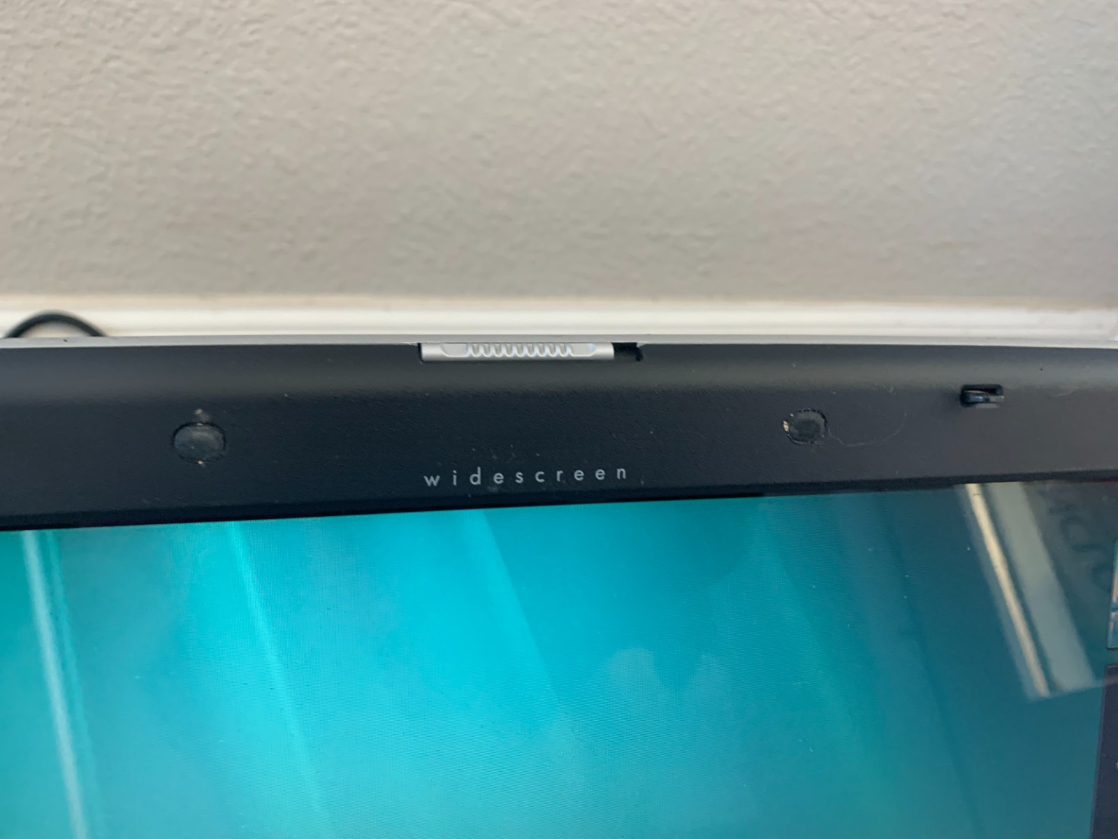 HP Pavilion zv6000 15.4″ AMD Athlon 64 2.00GHz 1.25GB RAM 80GB HDD Win Vista