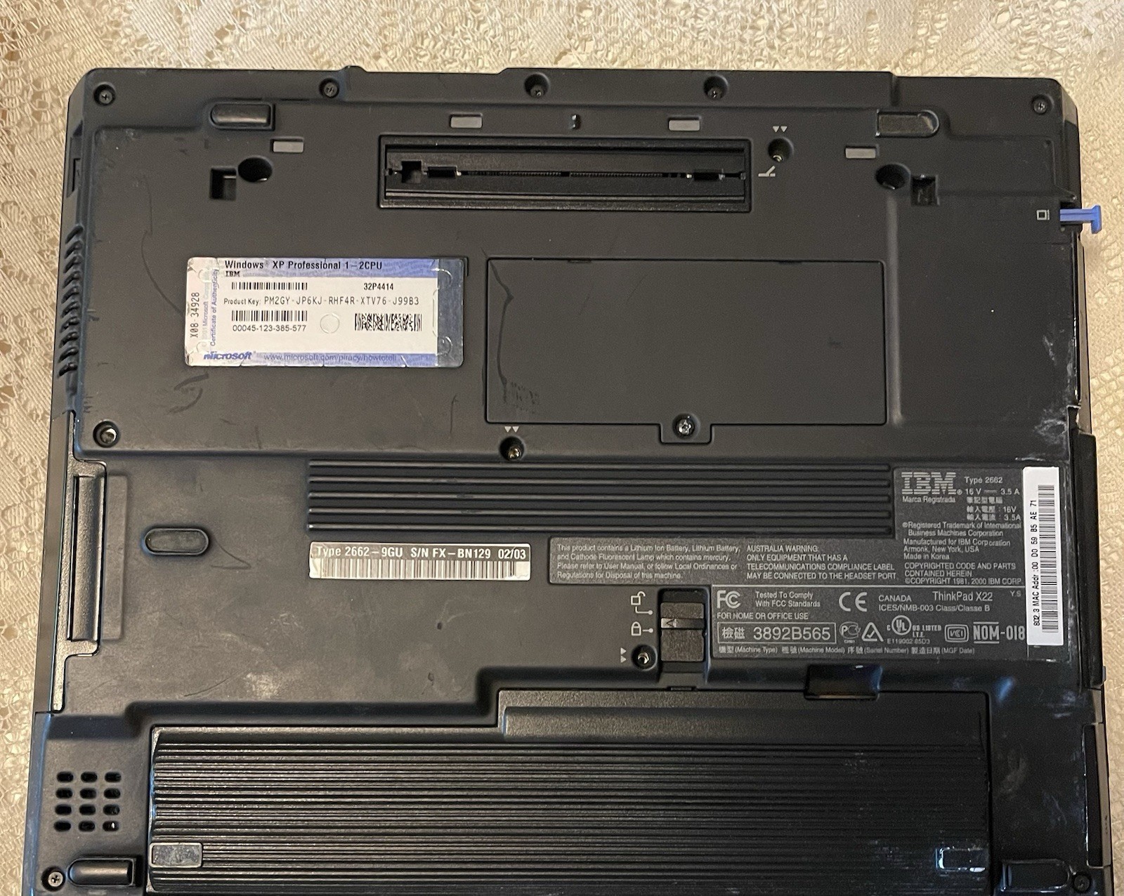 Vintage IBM Thinkpad X22, Pentium III 800 MHz, 640 MB RAM MAXED, 20GB HDD, Boots