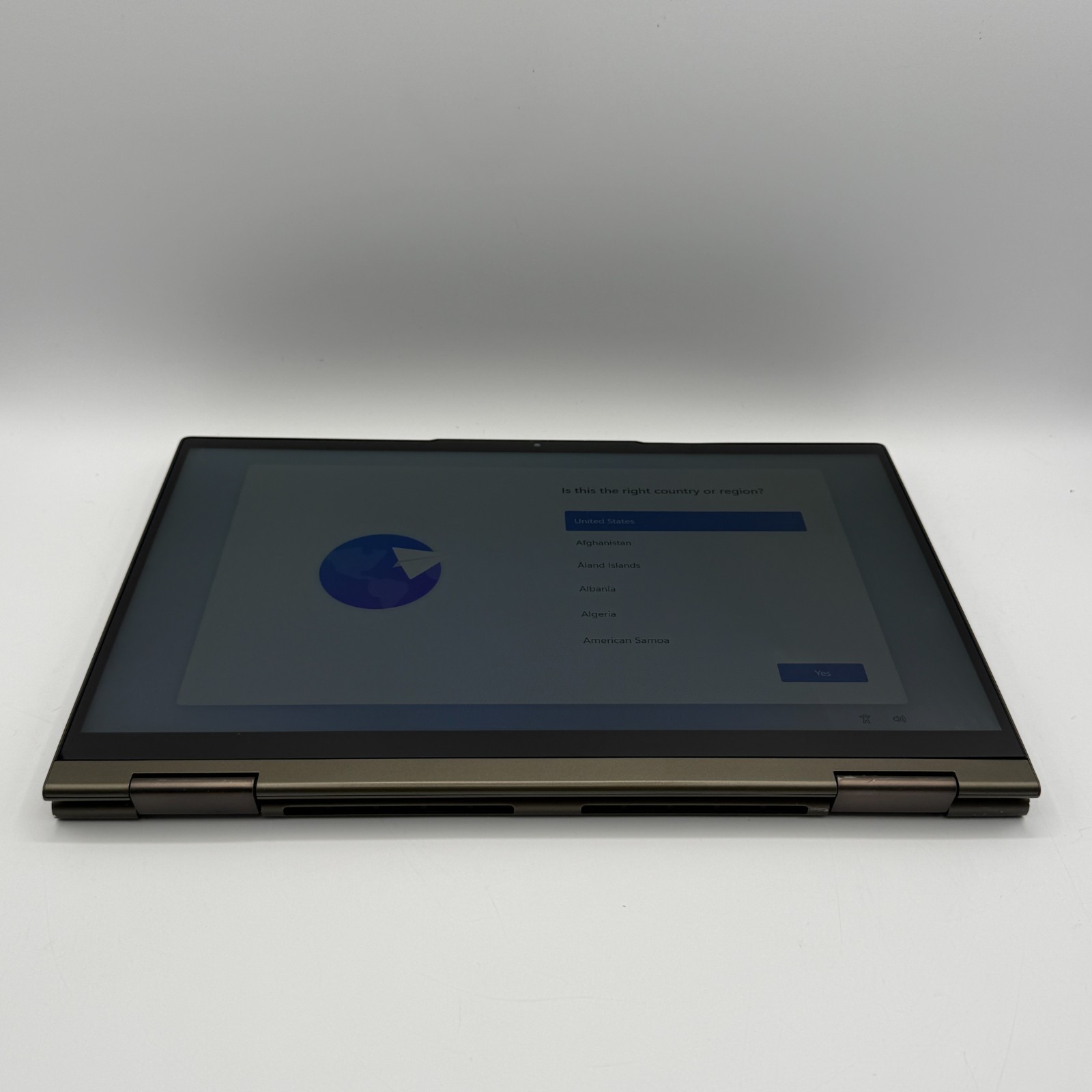 Lenovo Yoga 7 14ITL5 14″ 512GB SSD, Intel Core i5-1135G7,12GB RAM TOUCH WHT DOT