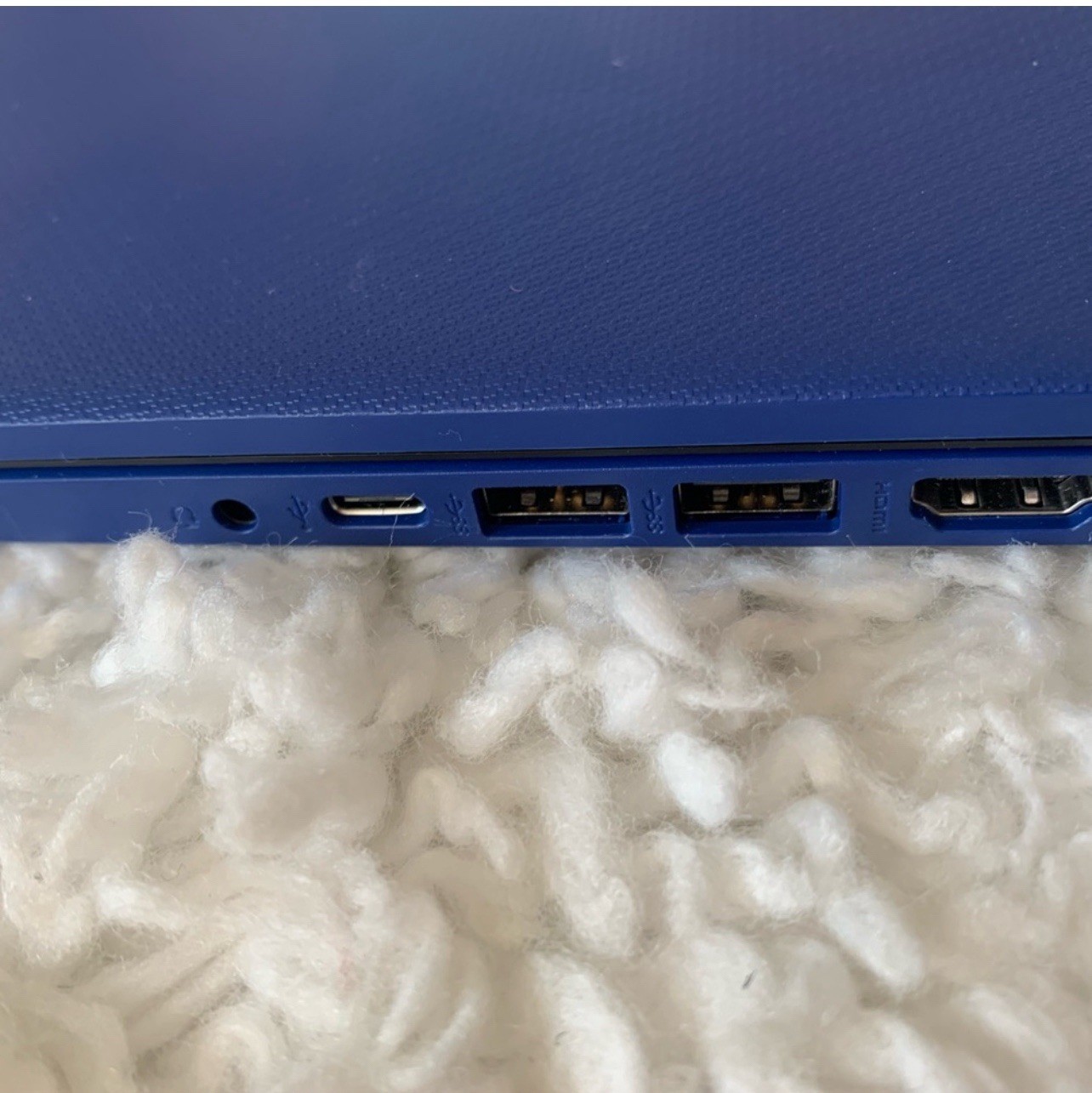 HP 14 inch (64 GB, AMD 3020e, 1.20 GHz, 4GB) Notebook/Laptop – Blue