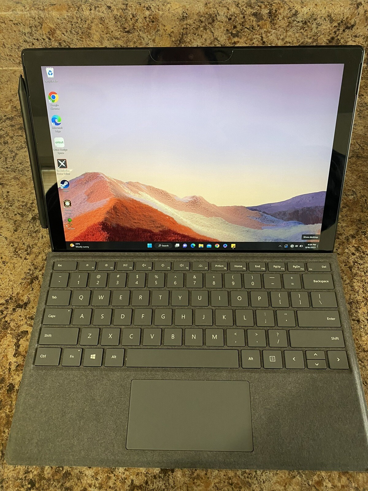 Microsoft 12.3″ Touch Surface Pro 7 (Intel Core i5, 8GB RAM, 256GB, Matte Black)