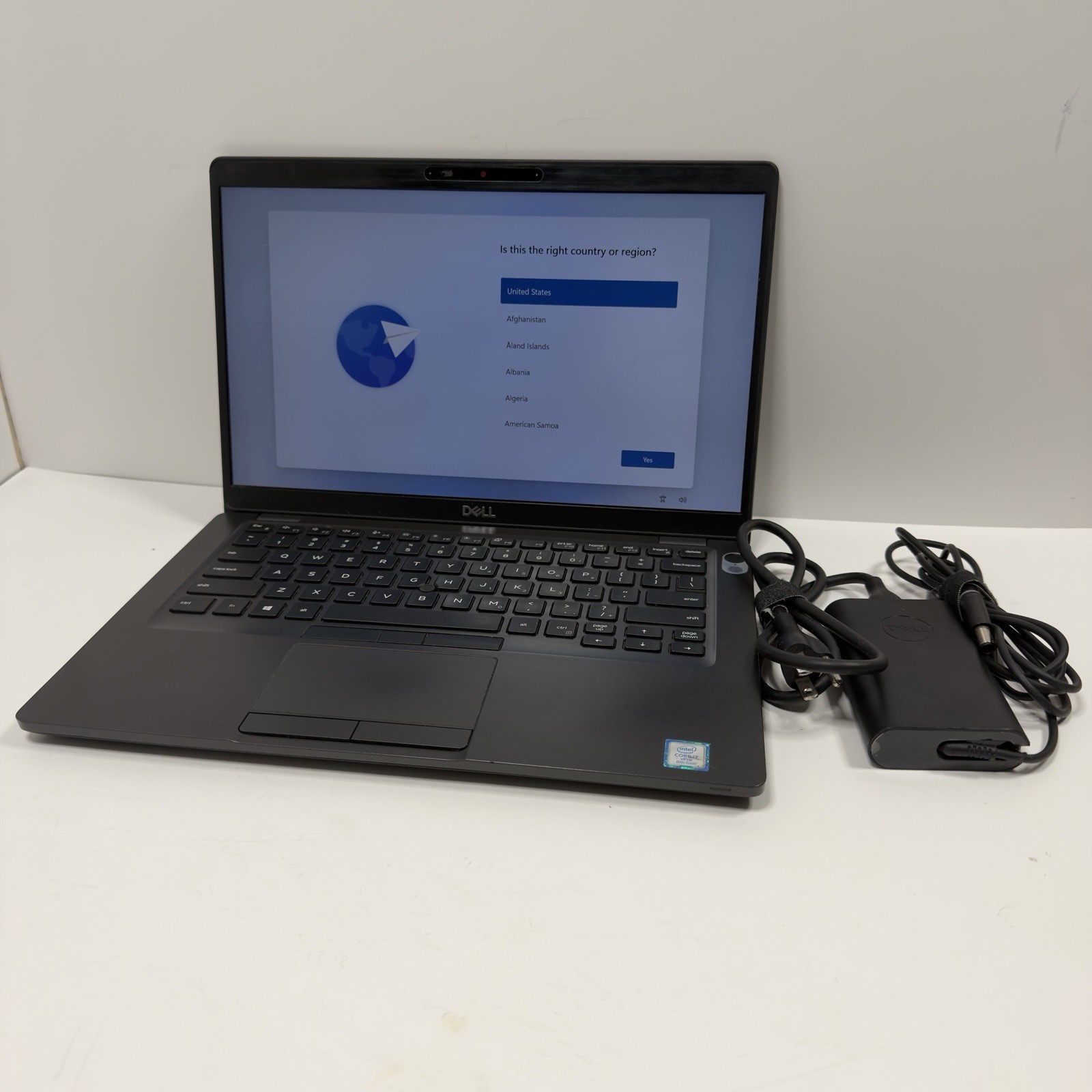 Dell Latitude 5400 14”FHD Intel Core i7-8665U 1.9GHz 16GB SSD 512GB *READ*