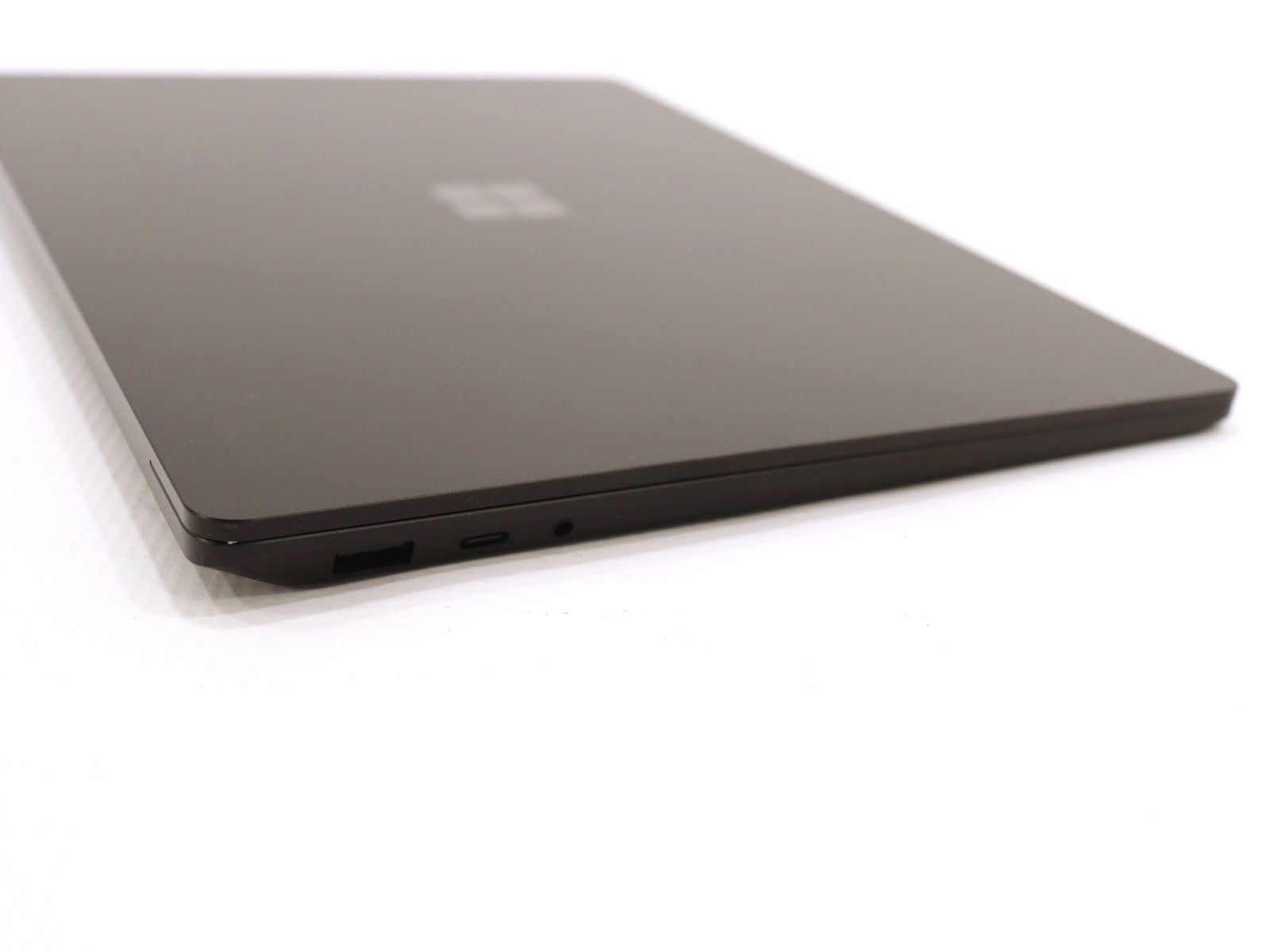 Microsoft Surface Laptop 5 1951 13.5″ Touch i5-1245U 8GB 256GB NVMe W11P – Read