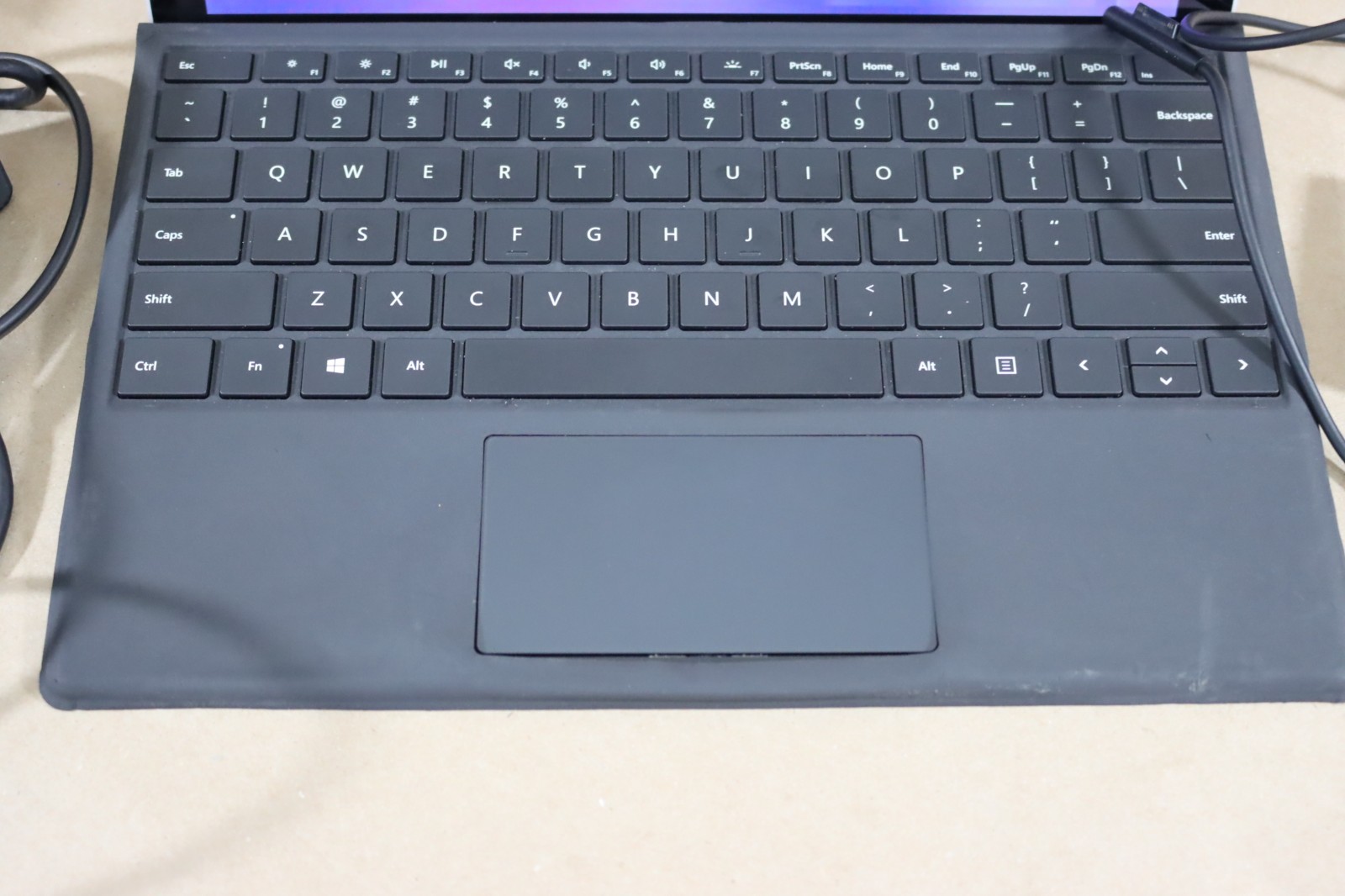 Microsoft Surface Pro 5 i5-7300U 8GB RAM 256GB Wi-Fi + LTE