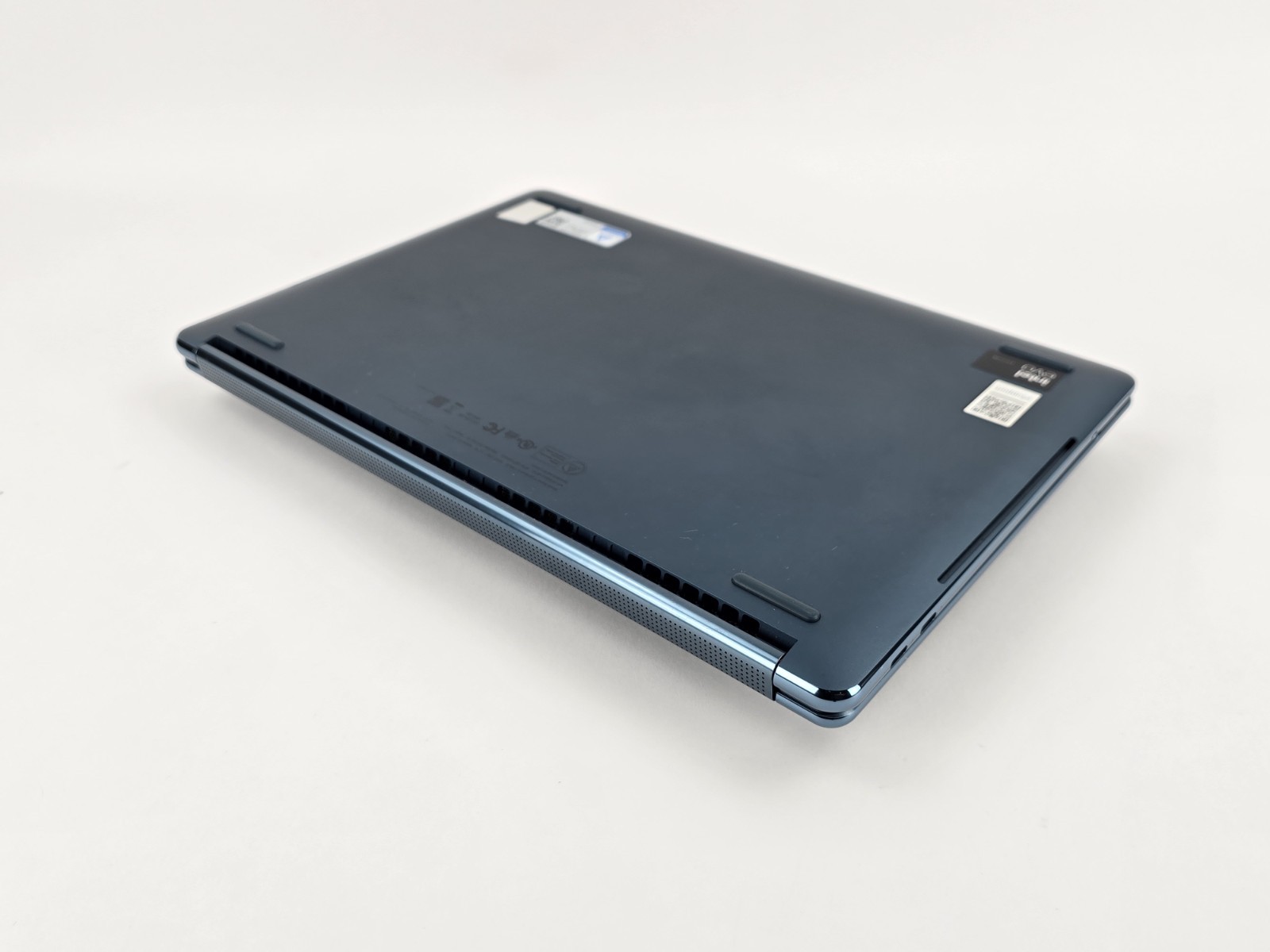 Lenovo Yoga Book 9i Dual 13.3″ 2.8K OLED Ultra 7 155U 16GB 1TB – Used – READ