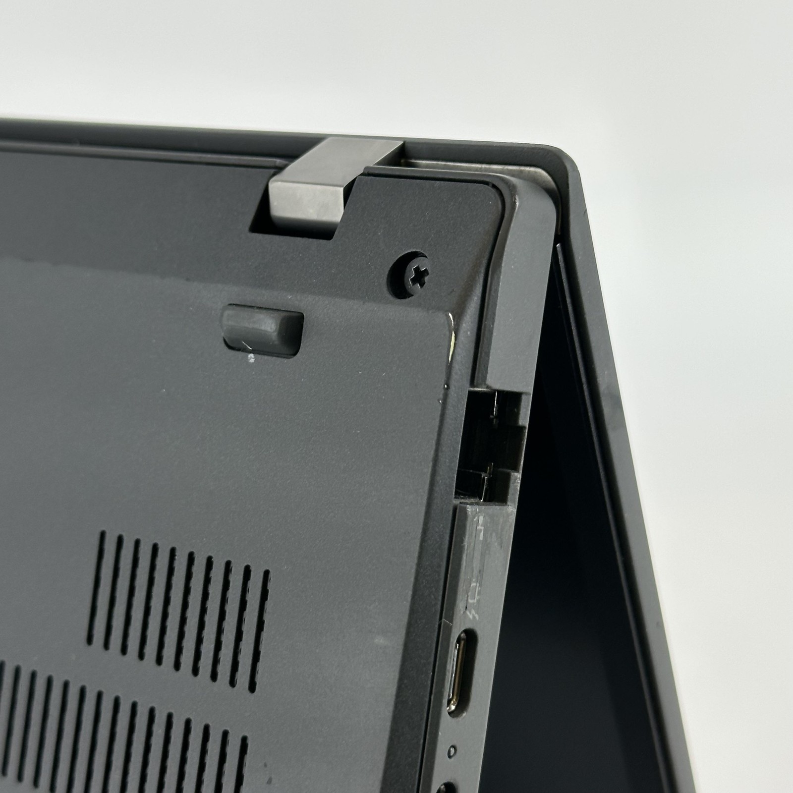 Lenovo ThinkPad P14s Gen 3 FHD+ 2.1 GHz i7-1260P 24GB 512GB SSD NVIDIA T550 Good