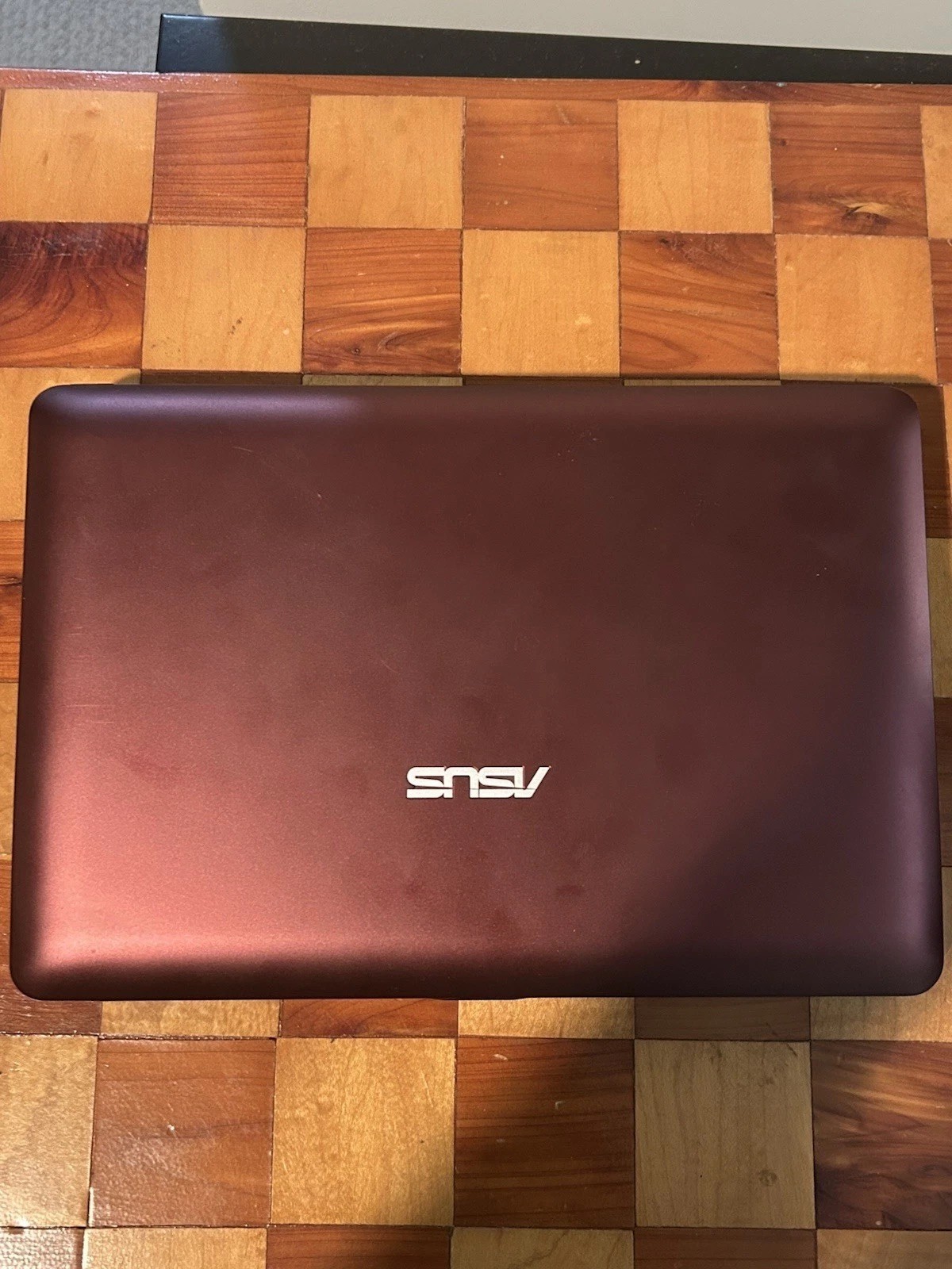 Asus eee pc 1015px- 2gb RAM- 480gb SSD- with Power Cord- Running MX Linux