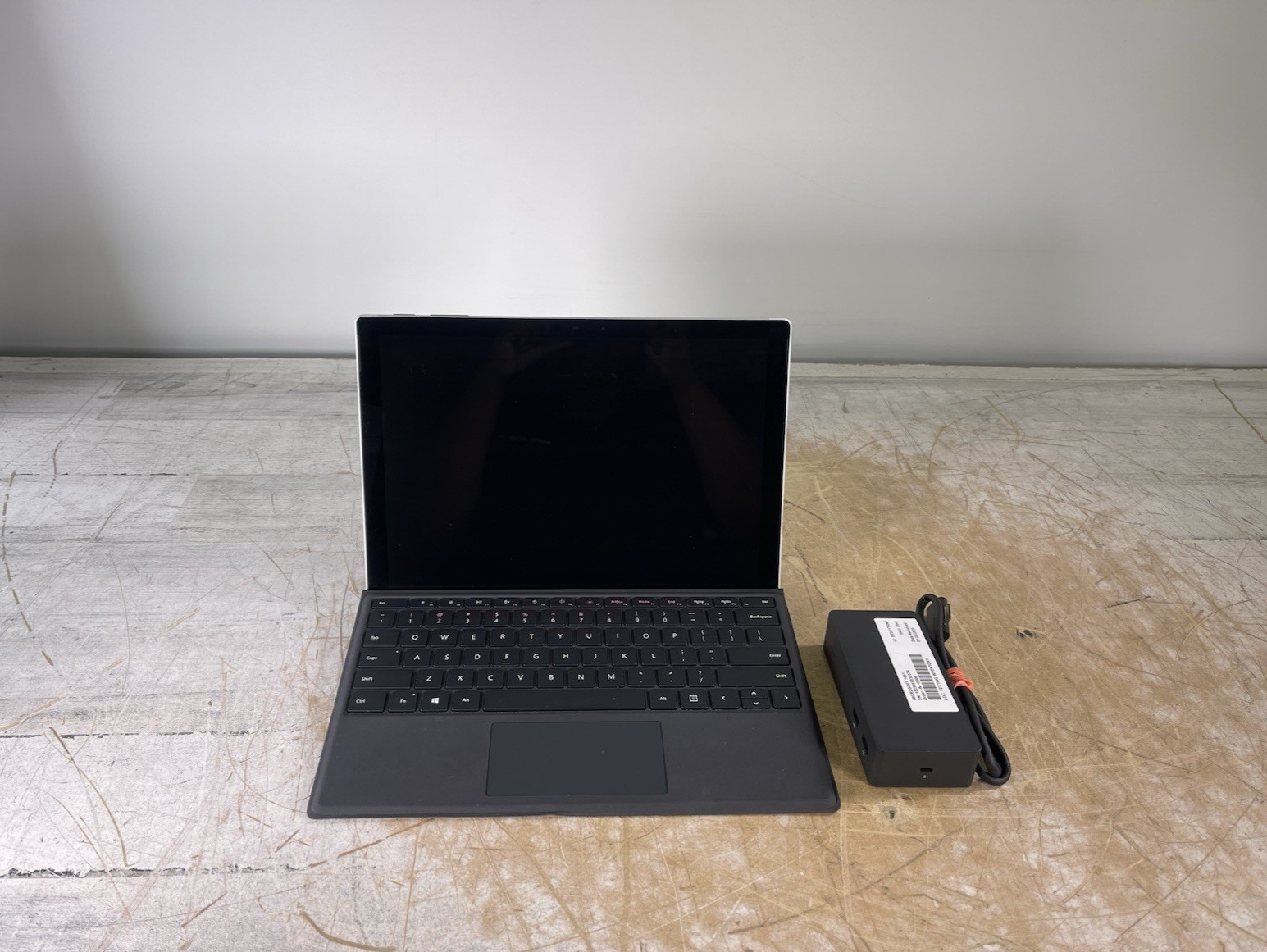 MICROSOFT SURFACE LAPTOP 1769 i5-7300U @ 2.60GHz, 4GB RAM, 120GB SSD, WIN 10 PRO