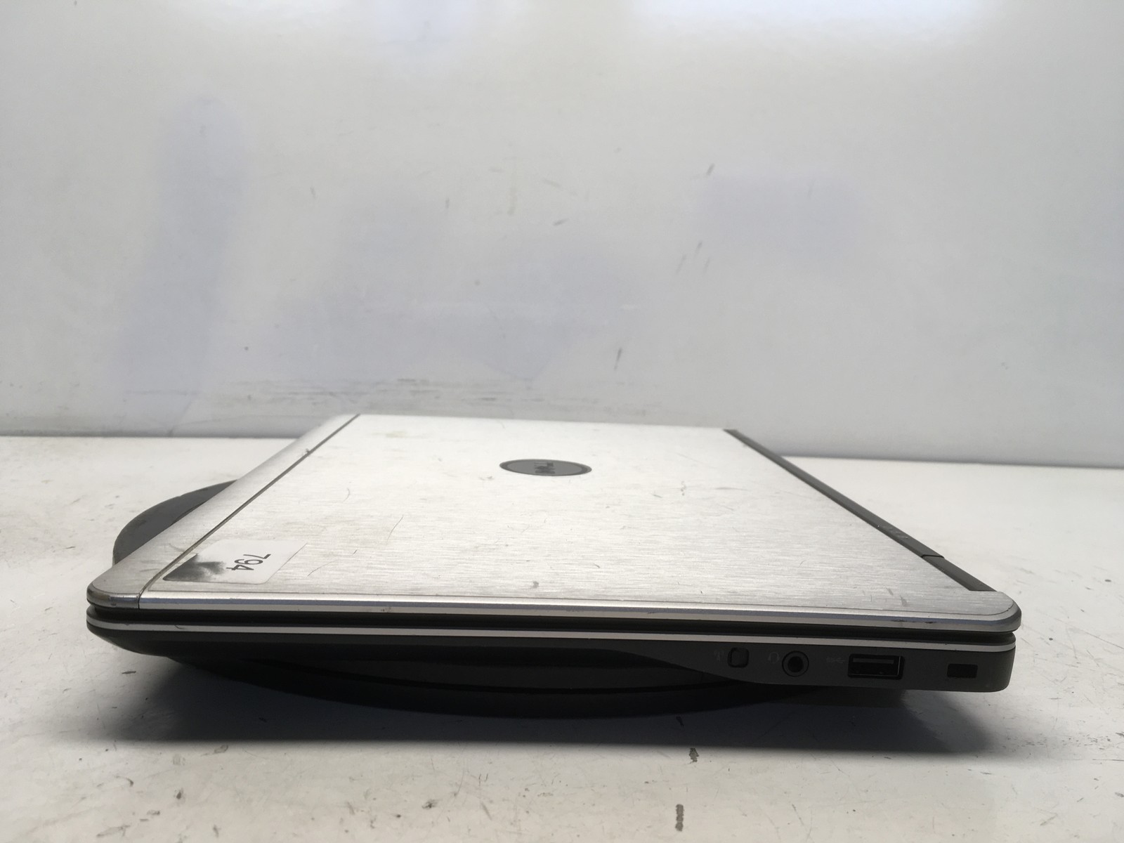 Dell Latitude E7440 Intel i7-4600U 2.1GHz 4 GB NO HDD No Batt