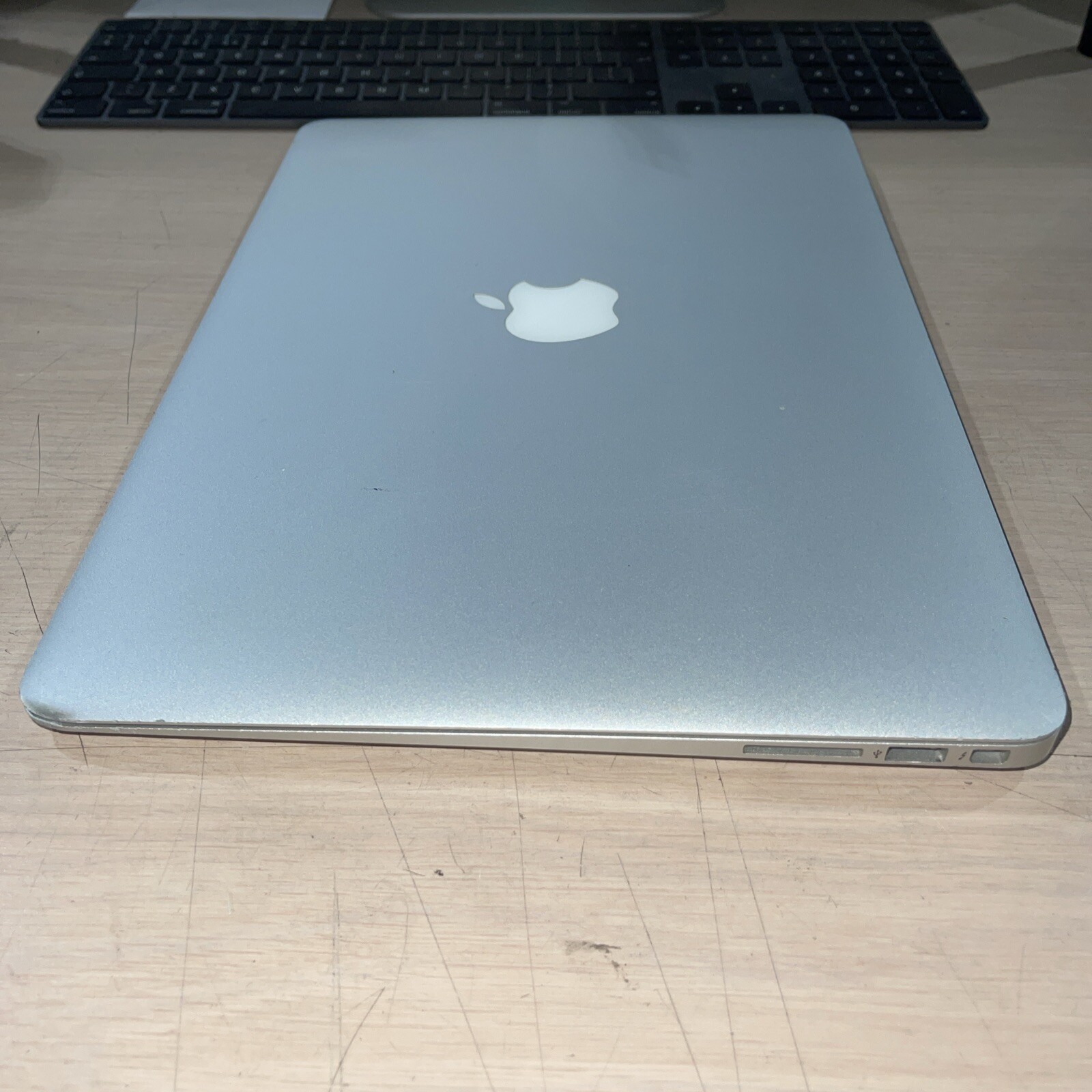 Apple Macbook Air Mid 2012 i5-3427U 1.8GHZ 4gb RAM NO HD;