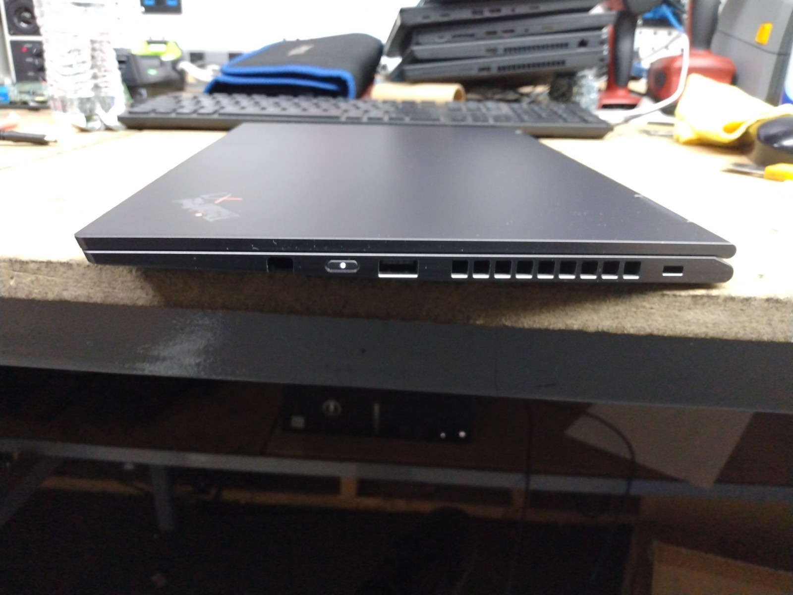 LENOVO THINKPAD YOGA X1 5TH GEN 14″ WQHD I5-10310U 16GB 256GB SSD NO OS
