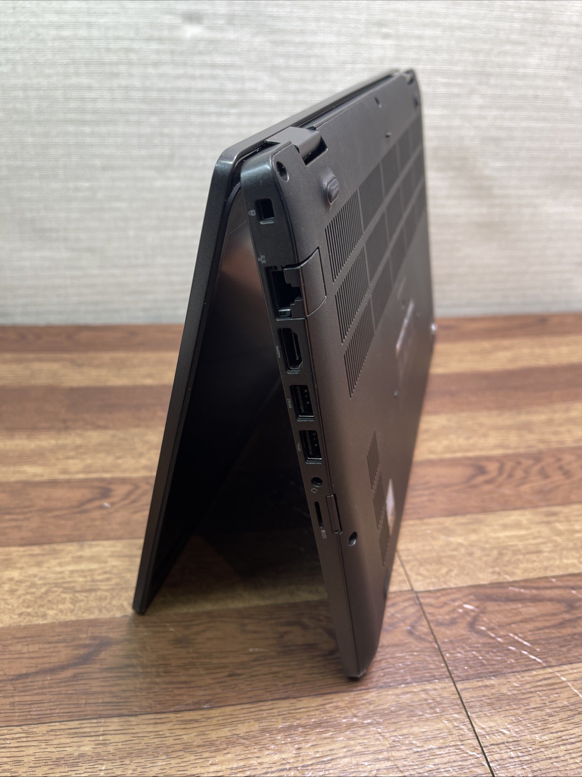 Dell Latitude 5400 14″ Core i5-8350U 1.70GHz 256GB SSD 8GB RAM DDR4