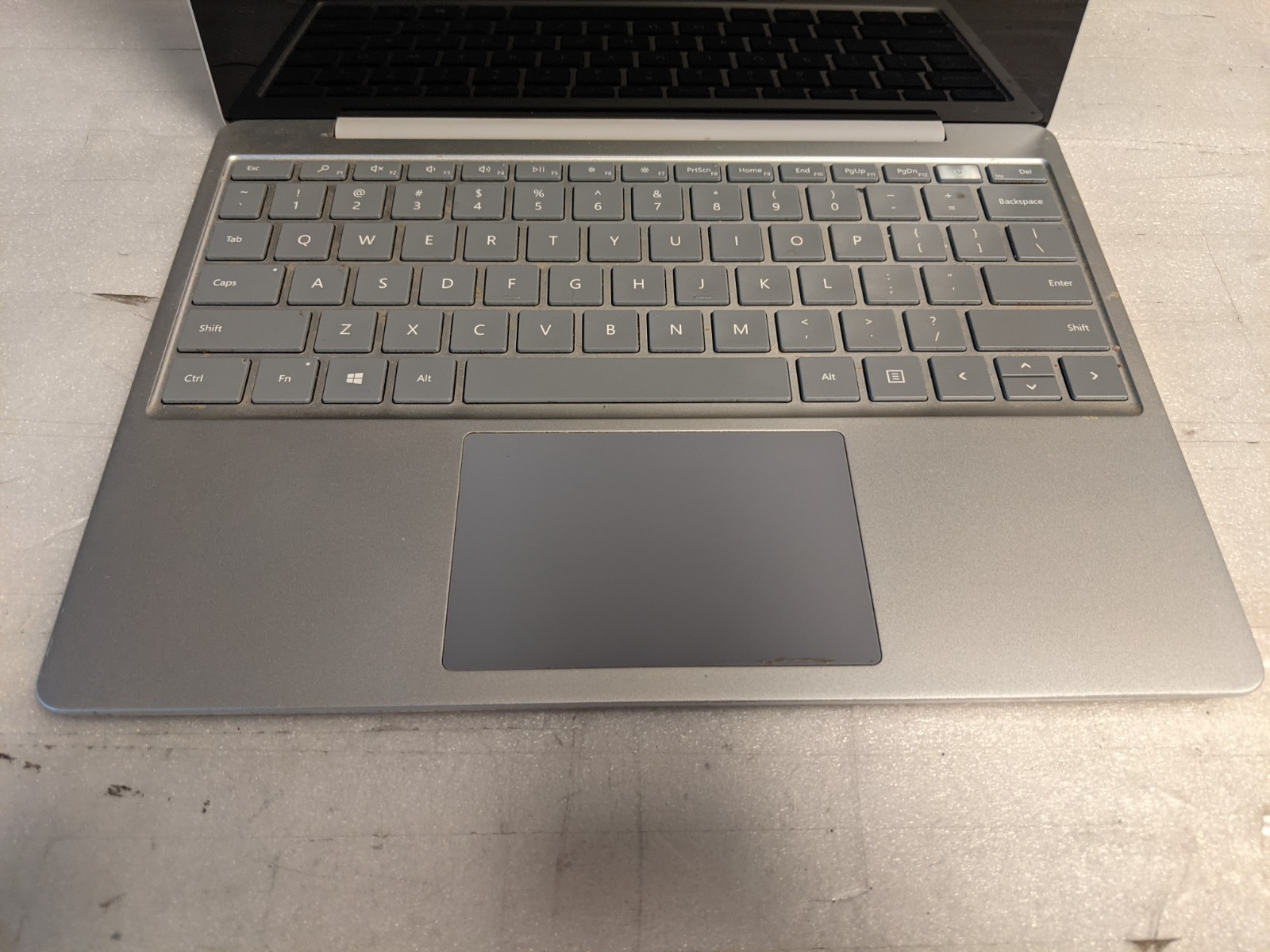 Microsoft Surface Laptop GO 1943 i5-1035G1 16GB RAM 256GB SSD Win 11 Pro