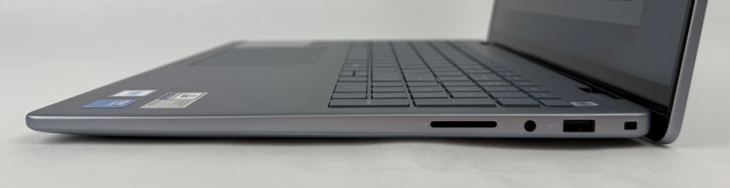 Dell Inspiron 5640 16″ 1920×1200 Touch Core 7 150U Processor 16GB 1TB SSD W11H U