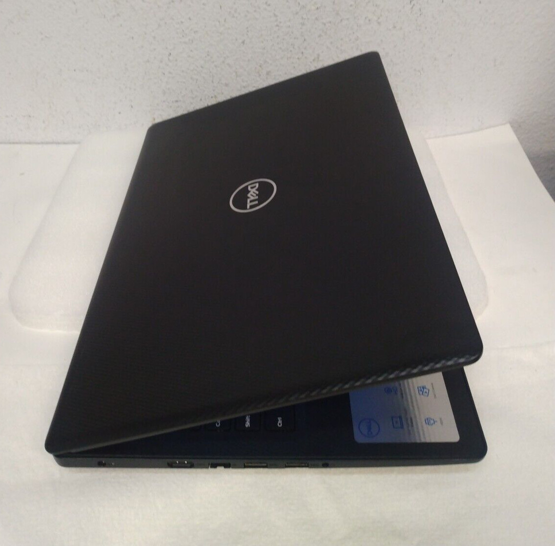 Dell Inspiron 15 3000 15.6” Touch Intel Core i7-1065G7 1.3GHz 12GB 1TB HD Win11
