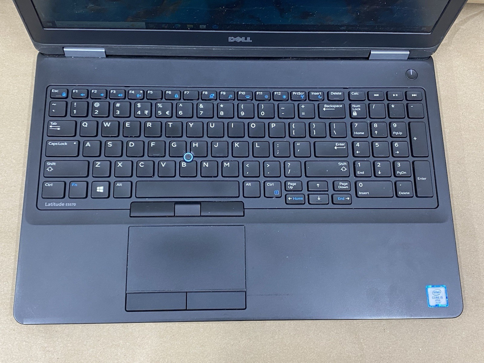 Dell Latitude E5570 – 15.5″ FHD – i5-6300U – 8GB – 256GB SSD – Win 10 Pro – READ