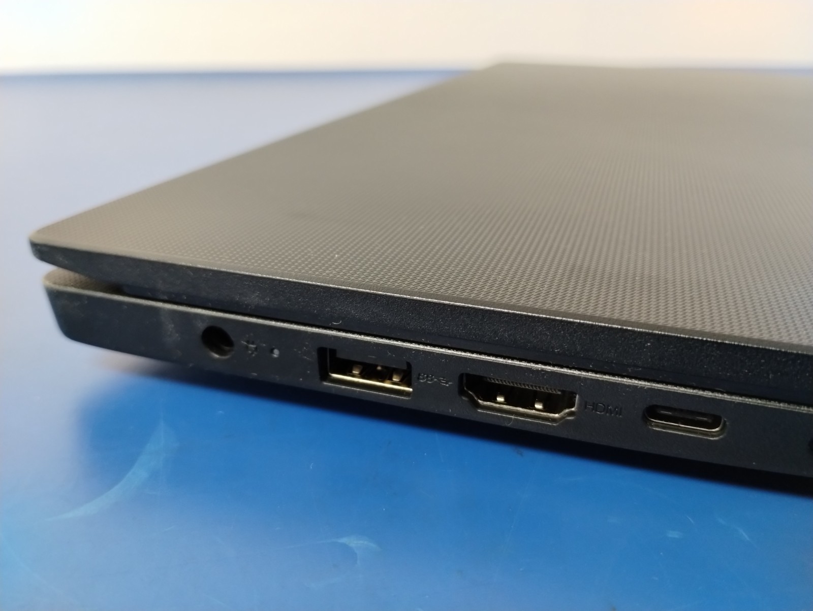 Lenovo V15 G5 IRL, Intel Core 7 240H, 2.50 GHz, 16 GB RAM, 1 TB NVMe SSD