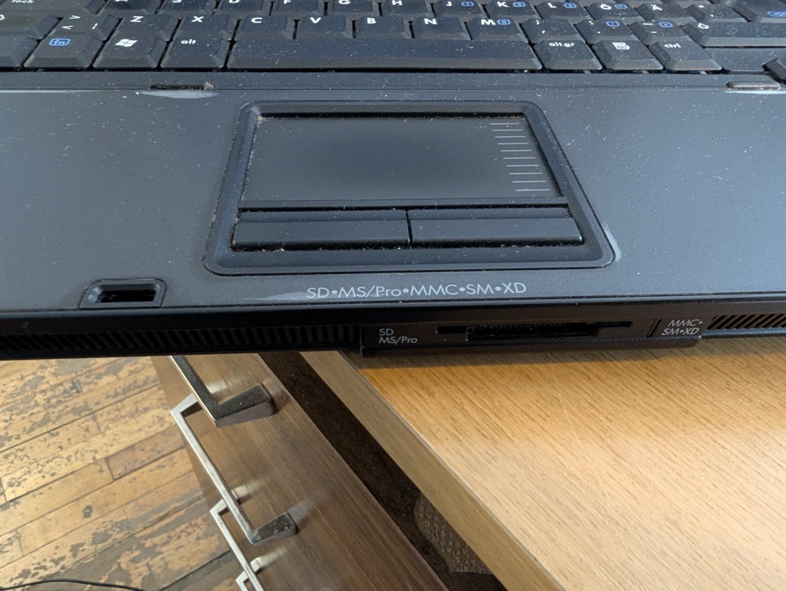 HP Compaq nx6125 Laptop – AMD Sempron 3100+, 60Gb HDD