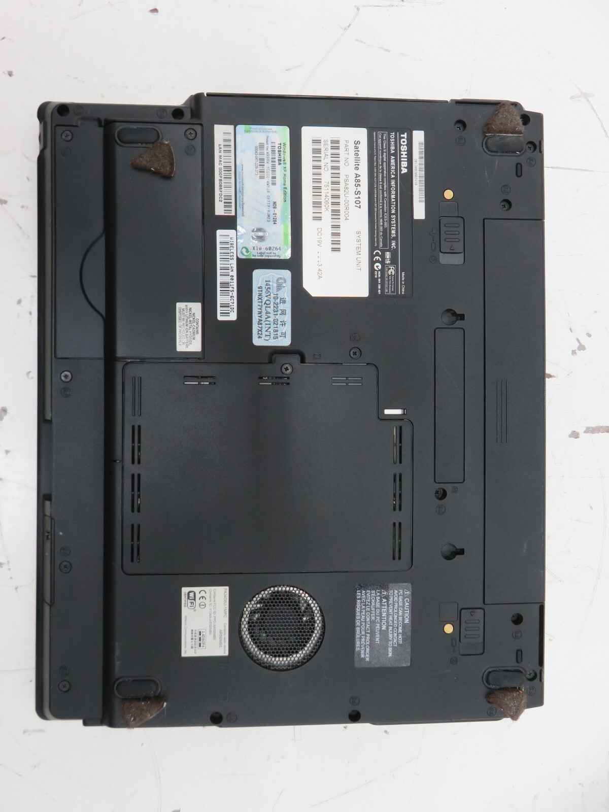 Toshiba Satellite A85-S107 Laptop Intel Celeron M 256MB Ram No HDD, Bad Battery