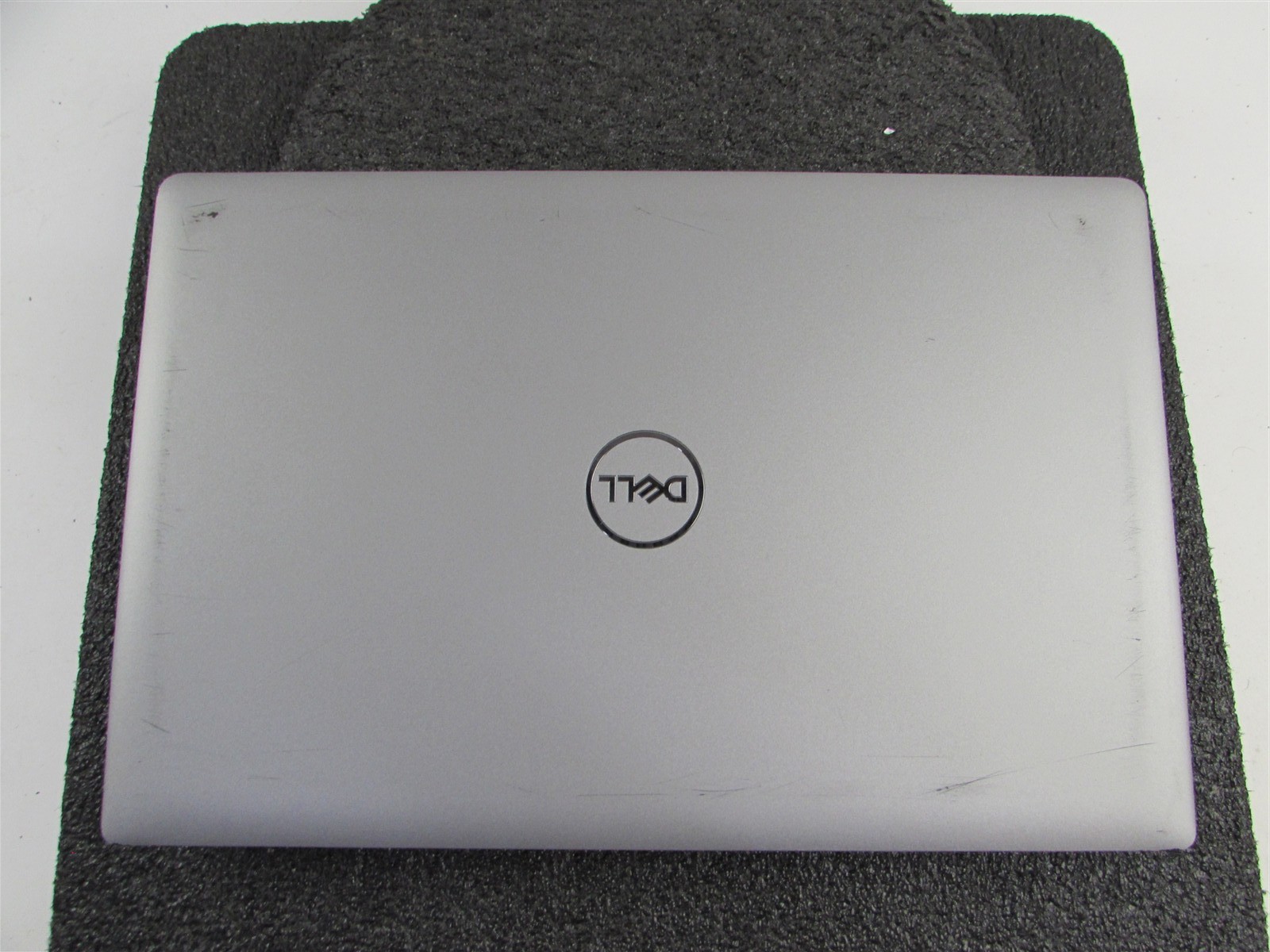 DELL LATITUDE 5520 1920X1080 FHD CORE I7-1185G7 NO SSD 4GB RAM NO O.S