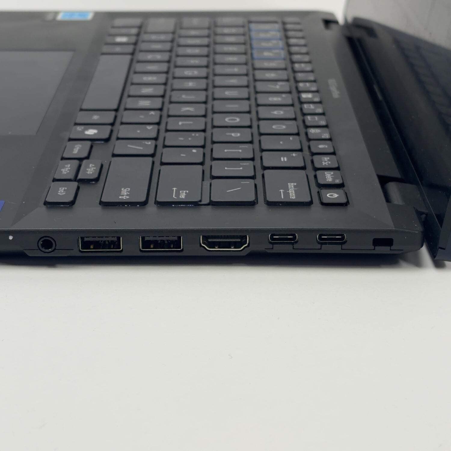 Asus ExpertBook B3 B3404CM 14″ Core Ultra 7 155U 2.1GHz 16GB RAM 512GB SSD