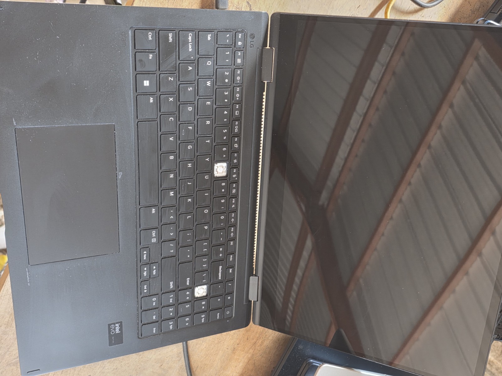 LG 16T90SP-G.ADB8U1 Gram Pro Notebook PC 16″ Ultra 7 155H 32GB Lcd