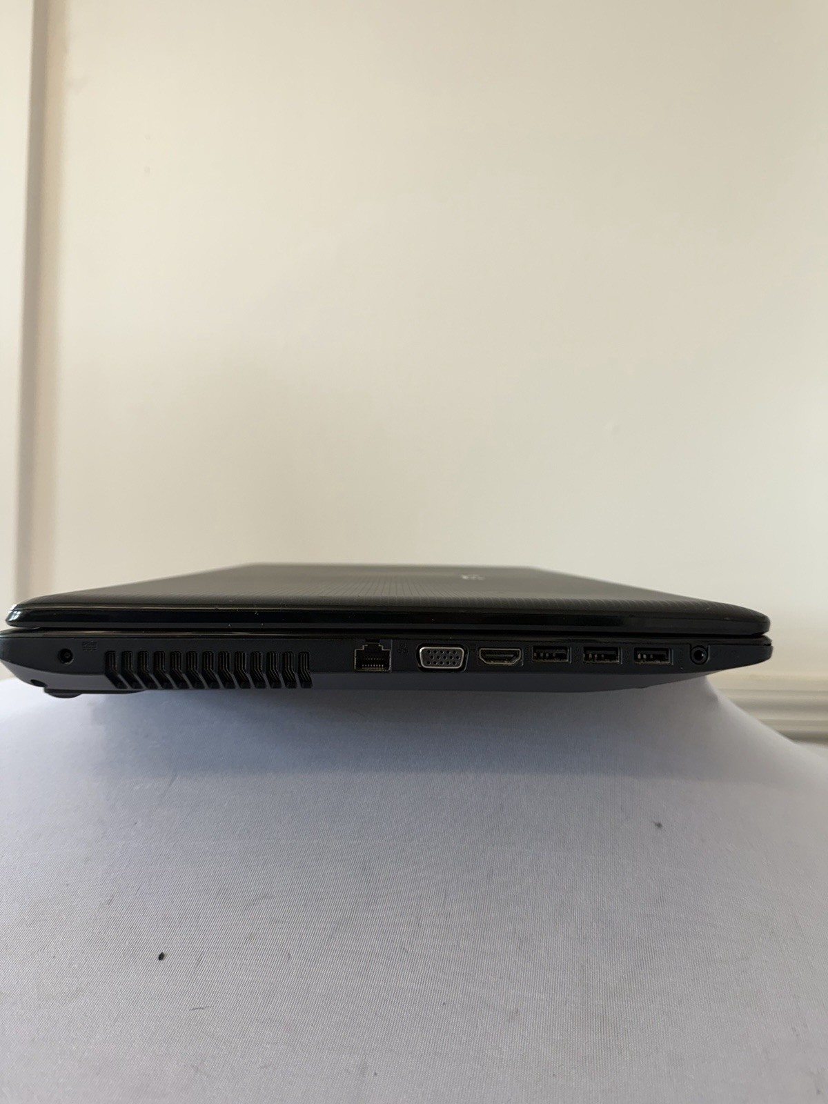 Asus X755J Laptop – Good Screen – Intel i7 – RAM 8 GB – Read Des