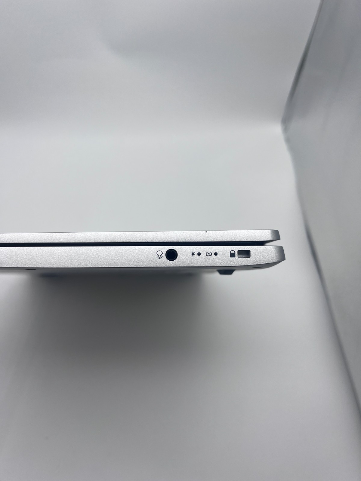 Acer Swift 5 15.6″ i7-8565U 16GB RAM 512GB SSD IPS Laptop