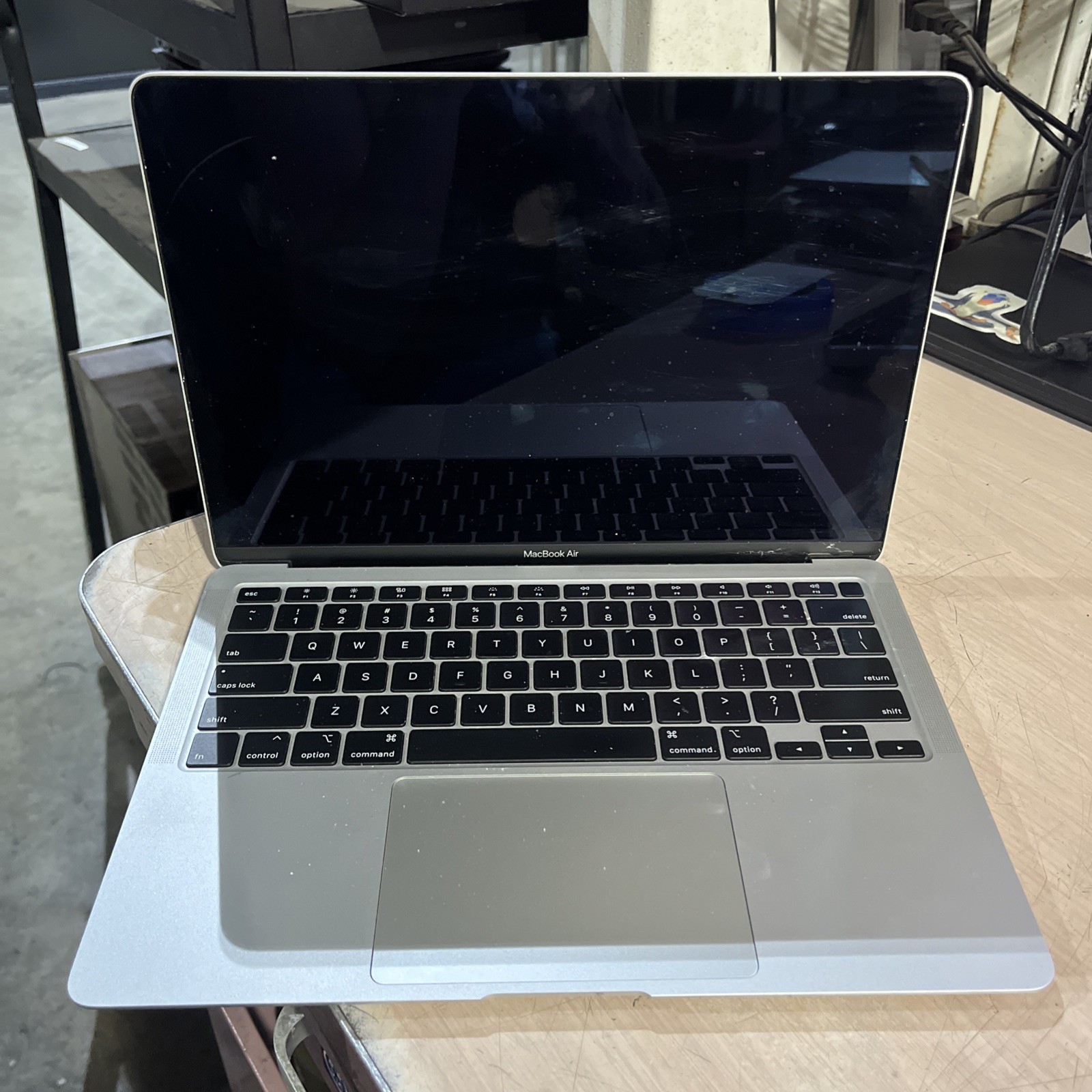 APPLE MACBOOK AIR 13″ SCISSOR, 2020 CORE I3-1000NG4 1.1GHZ 256SSD .