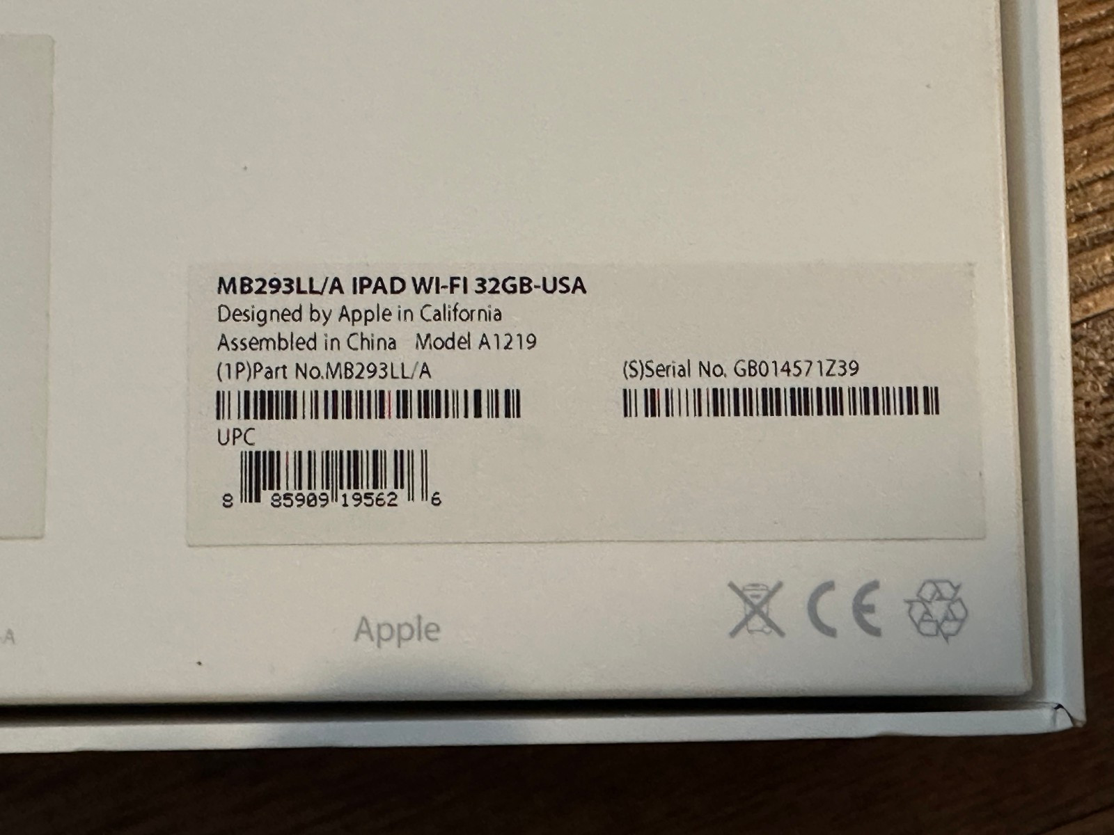Apple iPad1st Gen 9.7″ MB293LL/A Tablet 32GB, Wifi 1.00GHz