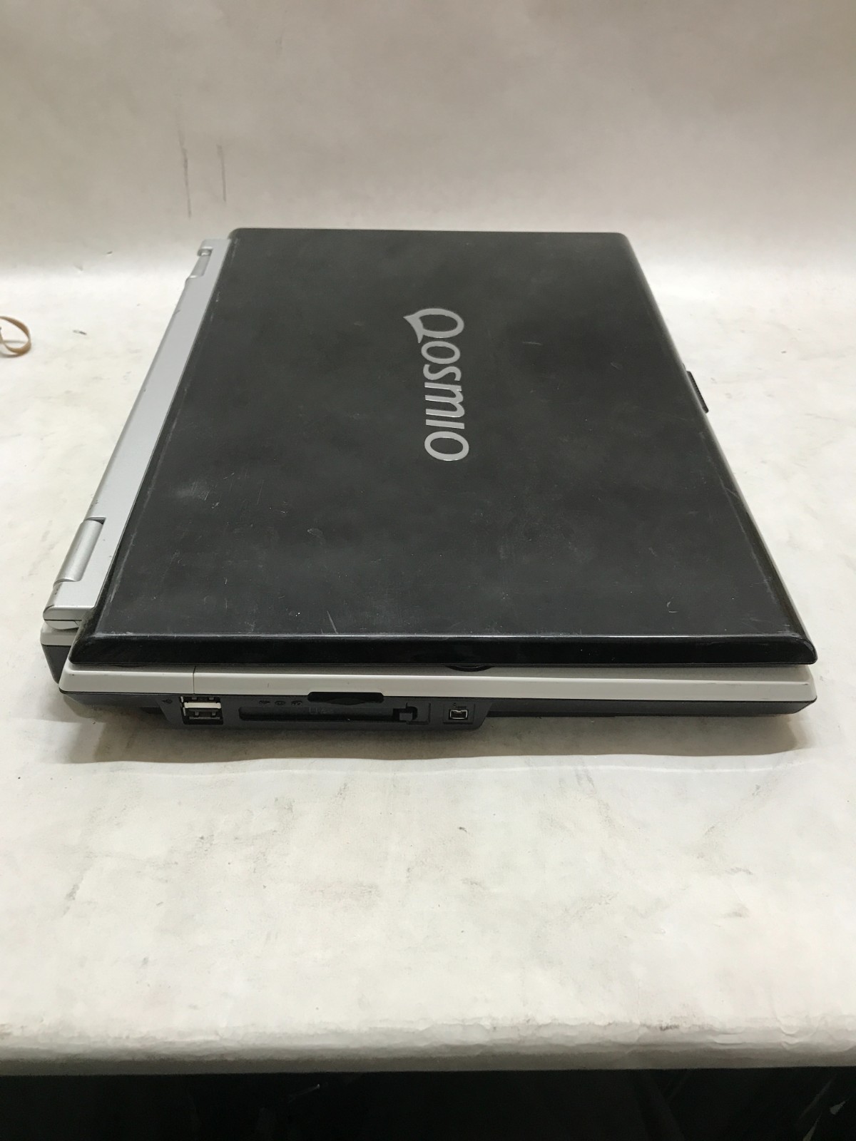 Toshiba Qosmio F5-AV425 15″ Intel Core 2 Duo NO RAM NO HDD/OS For Parts READ -DW