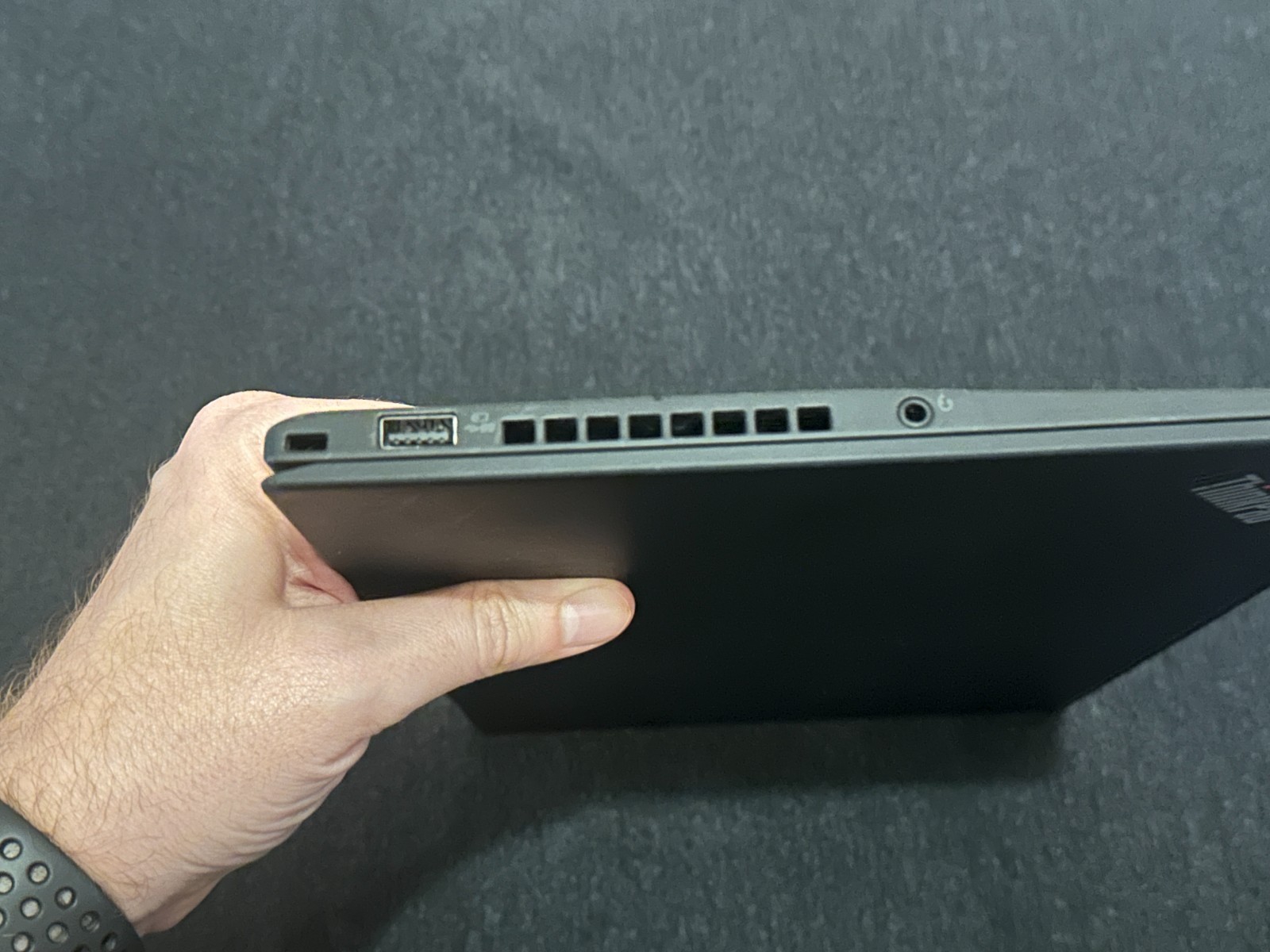 Lenovo ThinkPad X1 Carbon 5th Gen (256GB SSD Intel Core i5-7300U 3.5GHz 16GB)