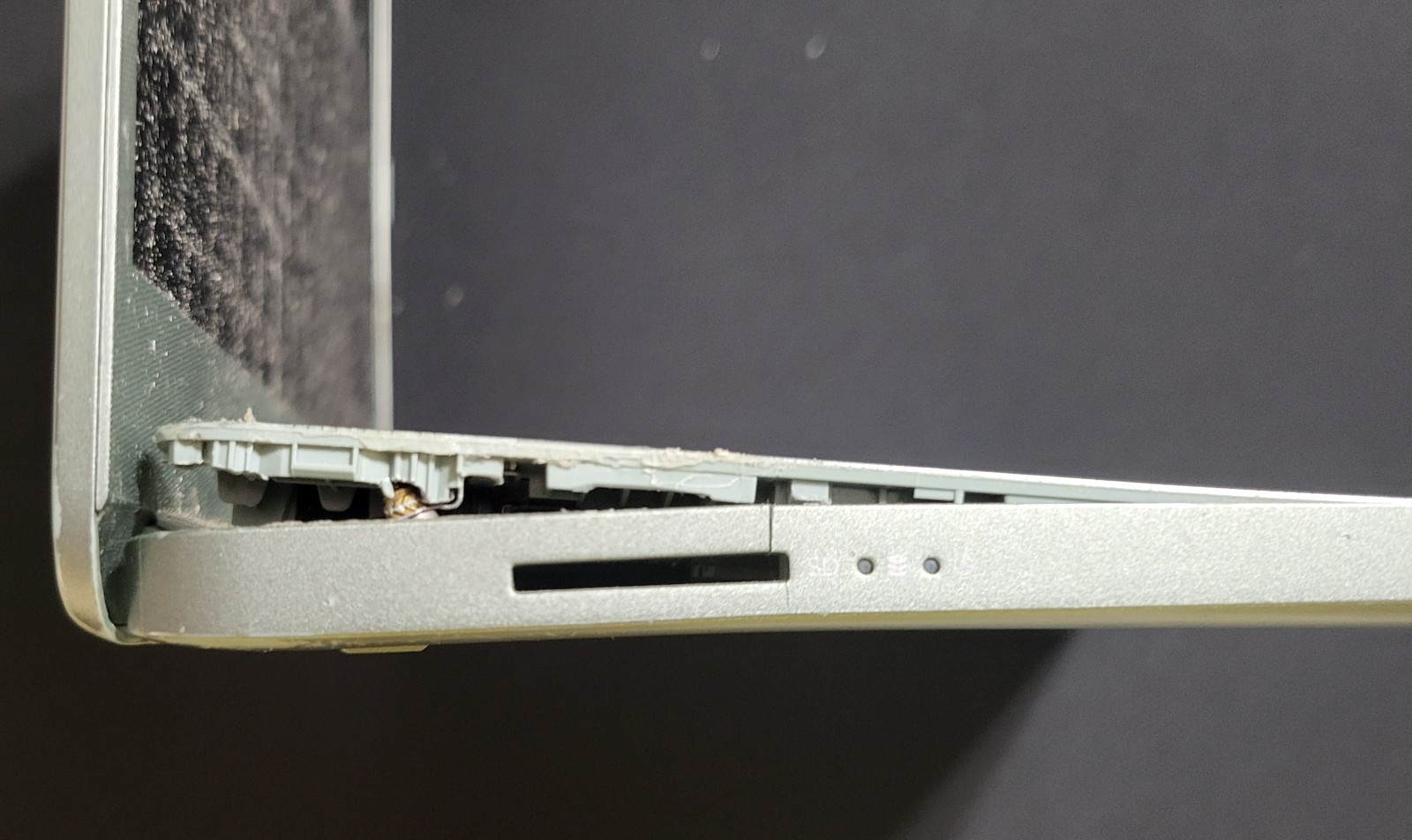 Damaged laptops, unknown condition. storage unit find. 3 Chromebooks, 2 laptops.