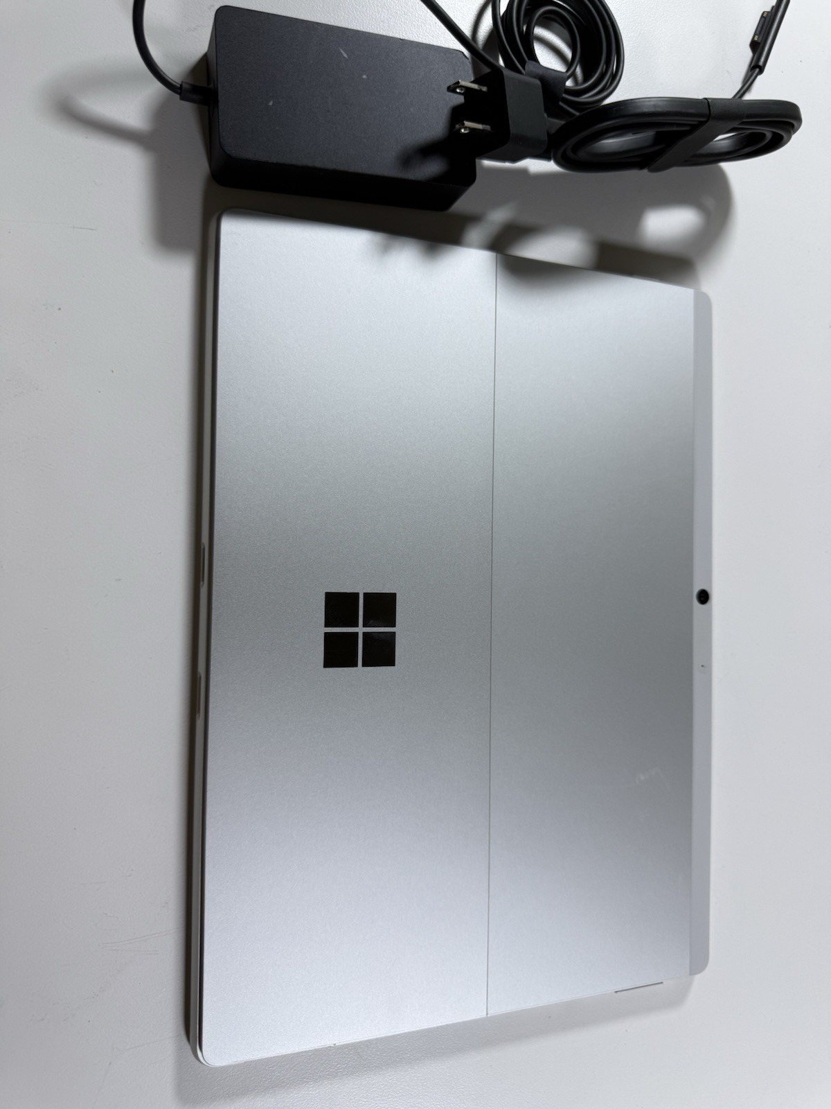 Microsoft Surface Pro 8 (1982) i5-1145G7 – 16GB RAM – 256GB 120Hz – Win 11 Pro