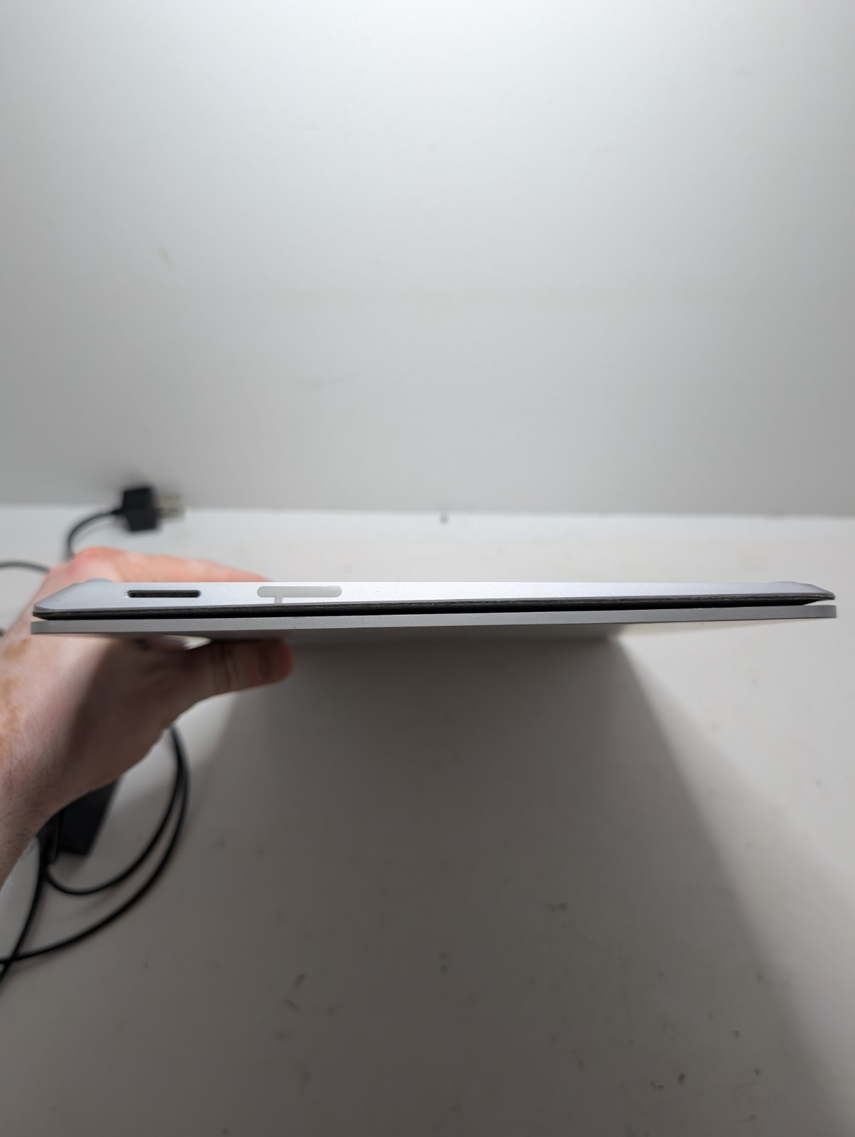 Microsoft Surface Laptop 1 13.5″ i5-7200U 2.5GHz 8GB RAM 128GB SSD