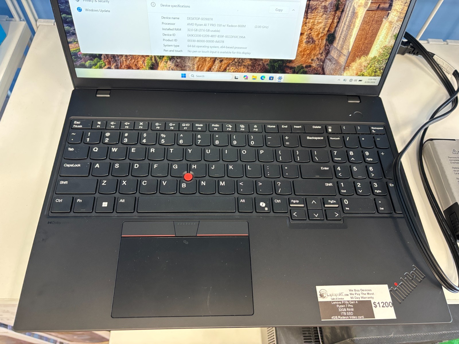Lenovo ThinkPad P16s Gen 4 FHD+ 2.0 GHz Ryzen AI 7 PRO 350 32GB 1TB SSD