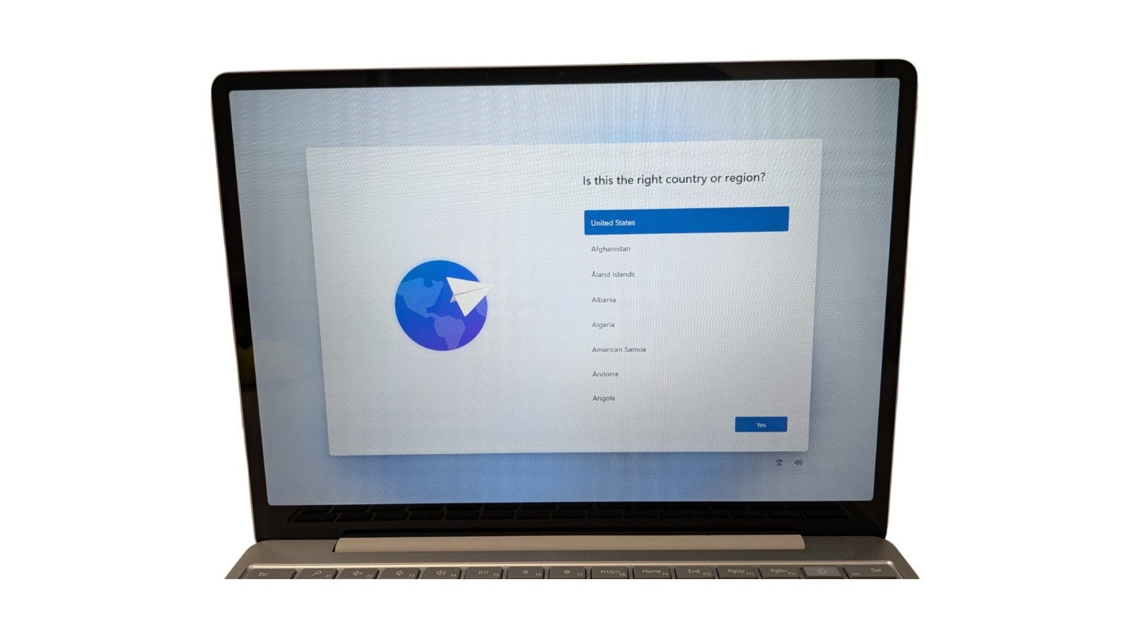 Microsoft Surface Laptop Go i5-1035G1 @ 1.00GHz, 8GB Ram, 256GB NVMe, Win 11 Pro