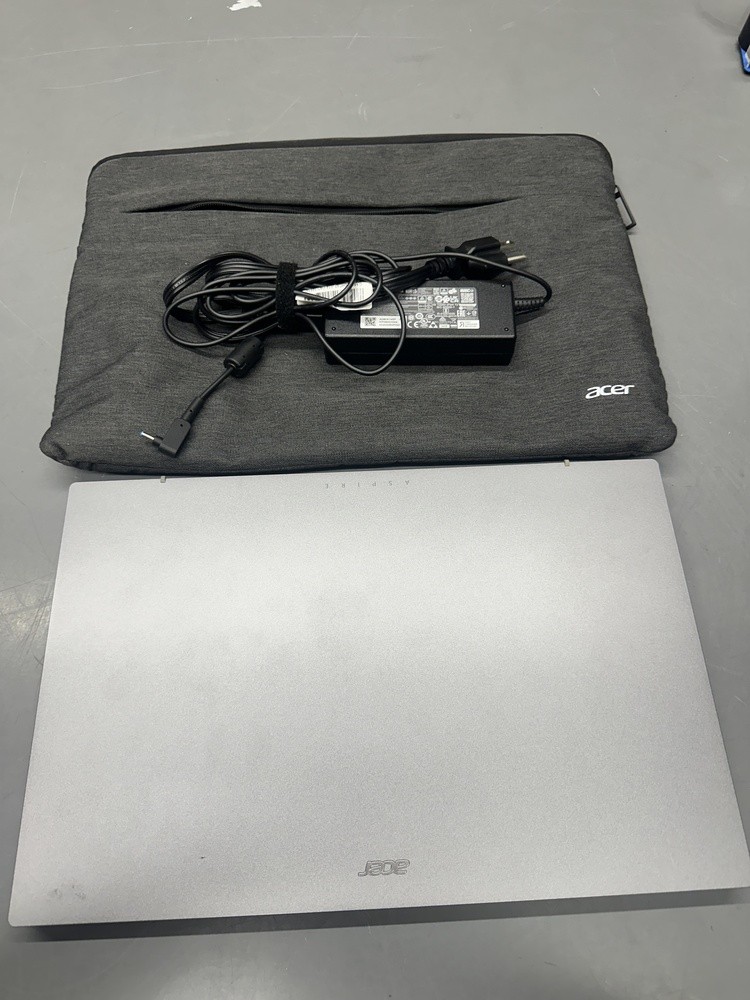 Acer Aspire 5 15 Laptop Used w/ Case and Charger