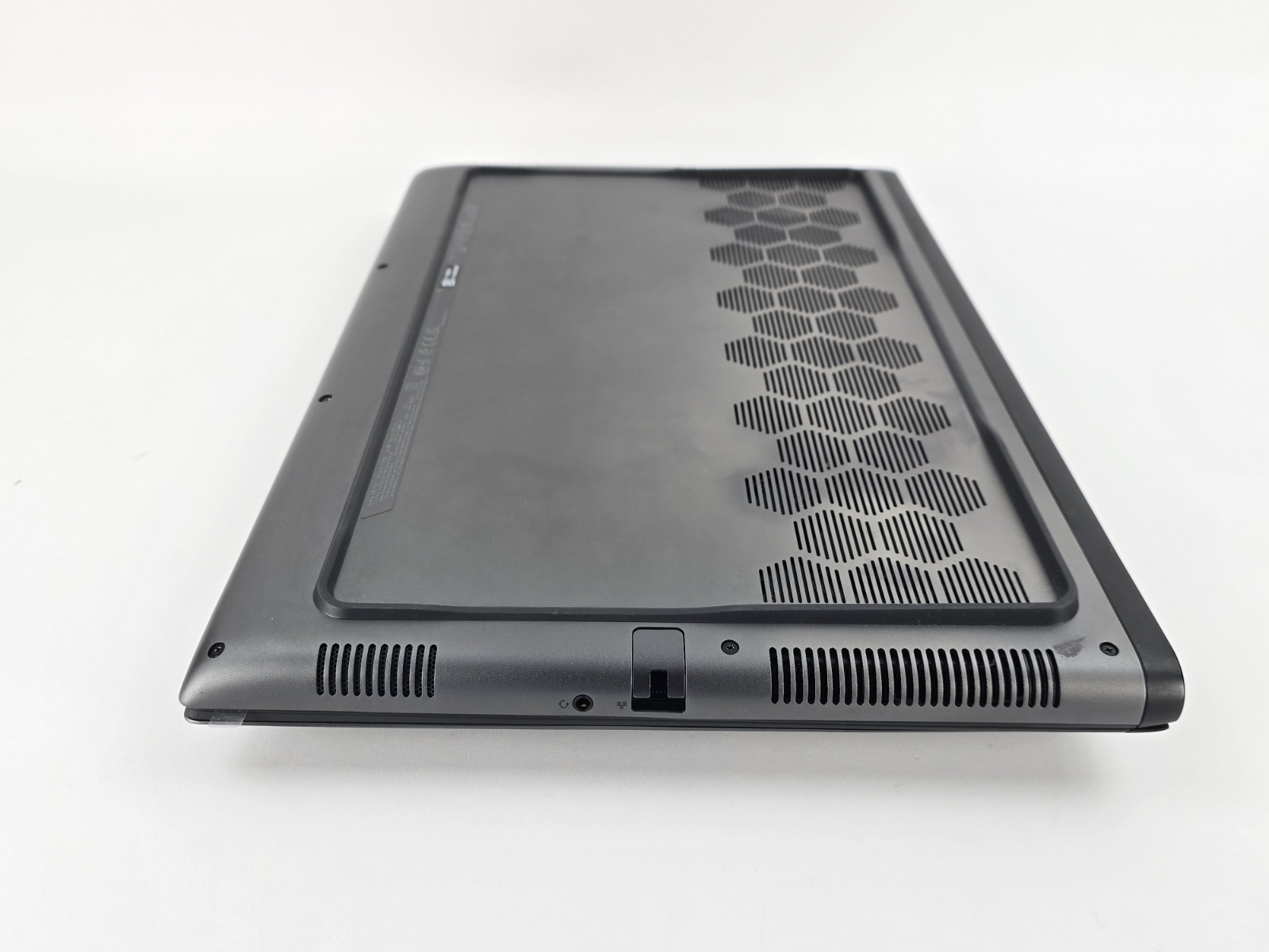 Dell Alienware M16 R2 16″ Ultra 9 185H 32GB 1TB RTX 4070 – For Parts – AS-IS