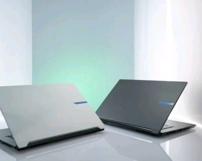 GIGABYTE AERO X16 Copilot+ Laptop 16″ QHD+ Ryzen AI 9 HX 370 RTX 5070 32GB…