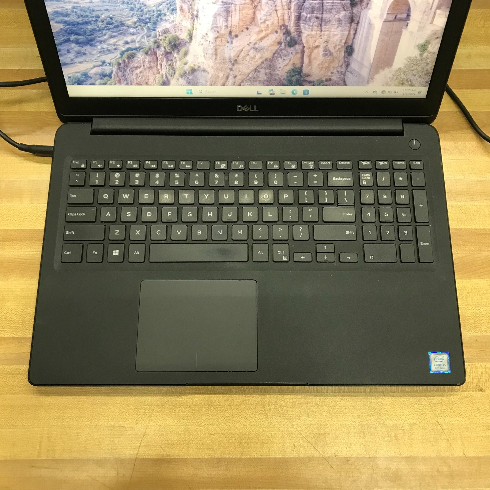 Dell Latitude 3500 15.6″ i5-8265u 1.6GHz 8GB RAM 256GB M.2 SSD (Windows 11 Pro)